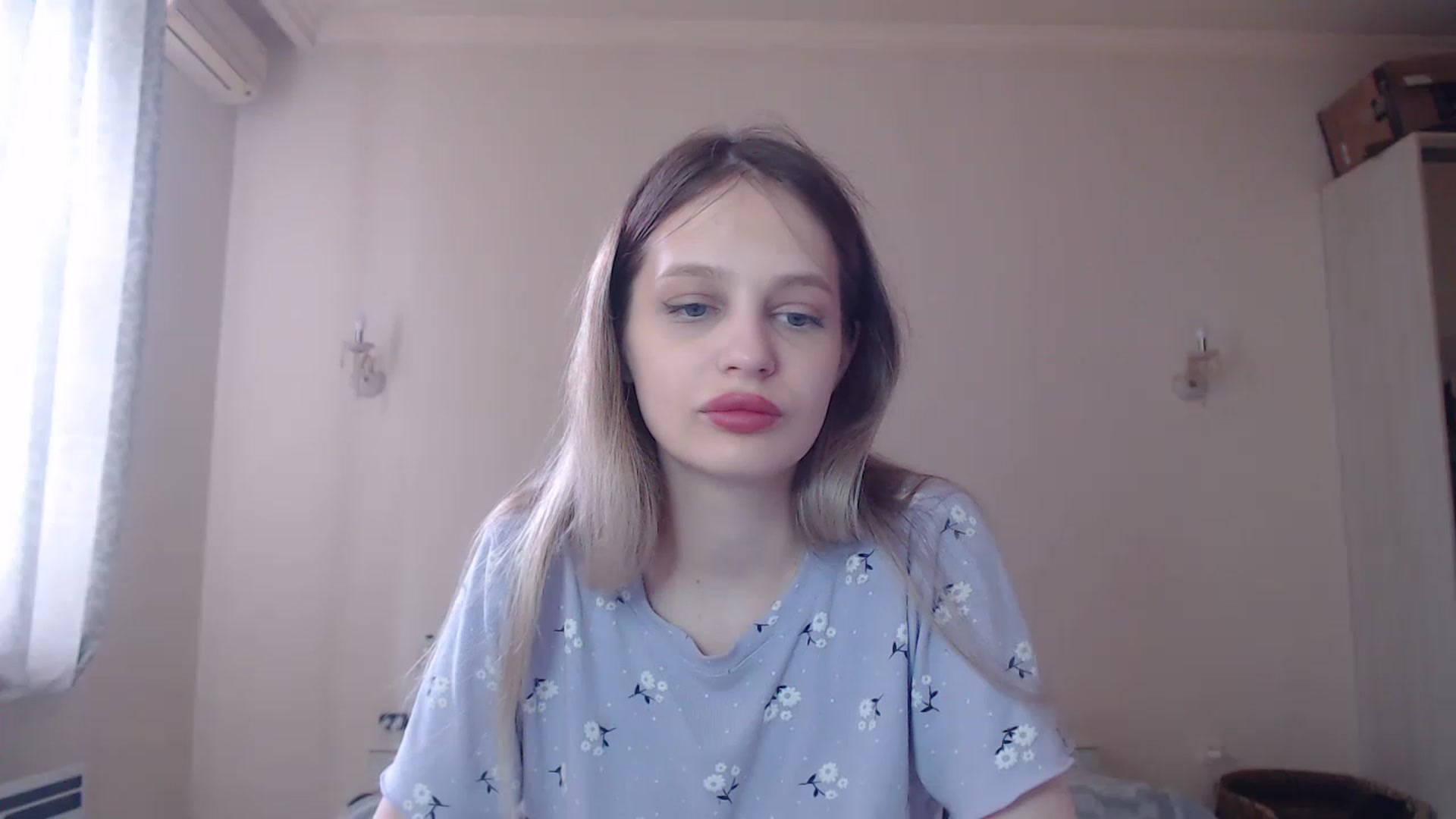 Gallery image thumbnail from Lola_vi's myfreecams stream on, 05/27/2023, 10:32 image 5 of 20