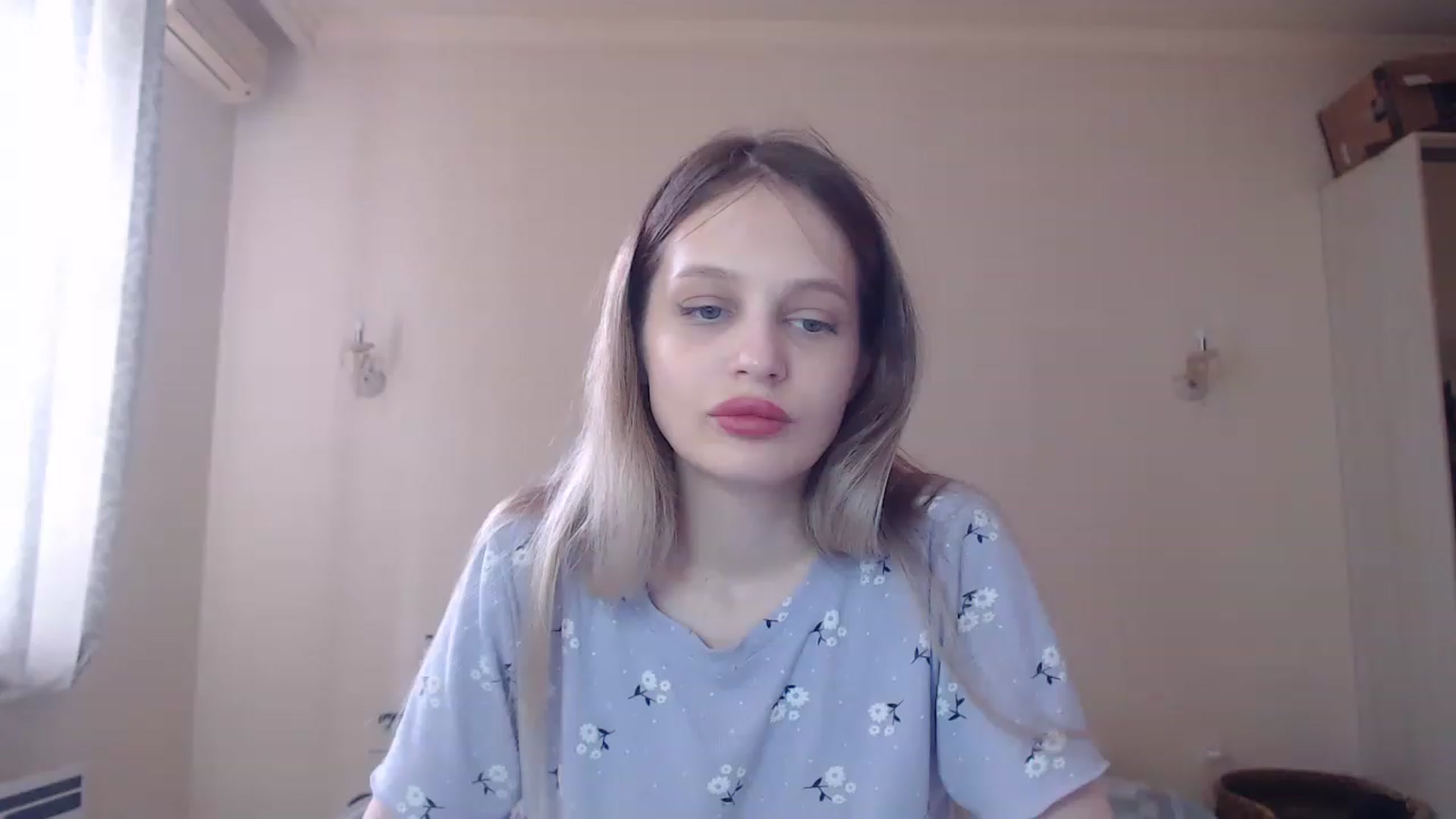 Gallery image thumbnail from Lola_vi's myfreecams stream on, 05/27/2023, 10:32 image 9 of 20