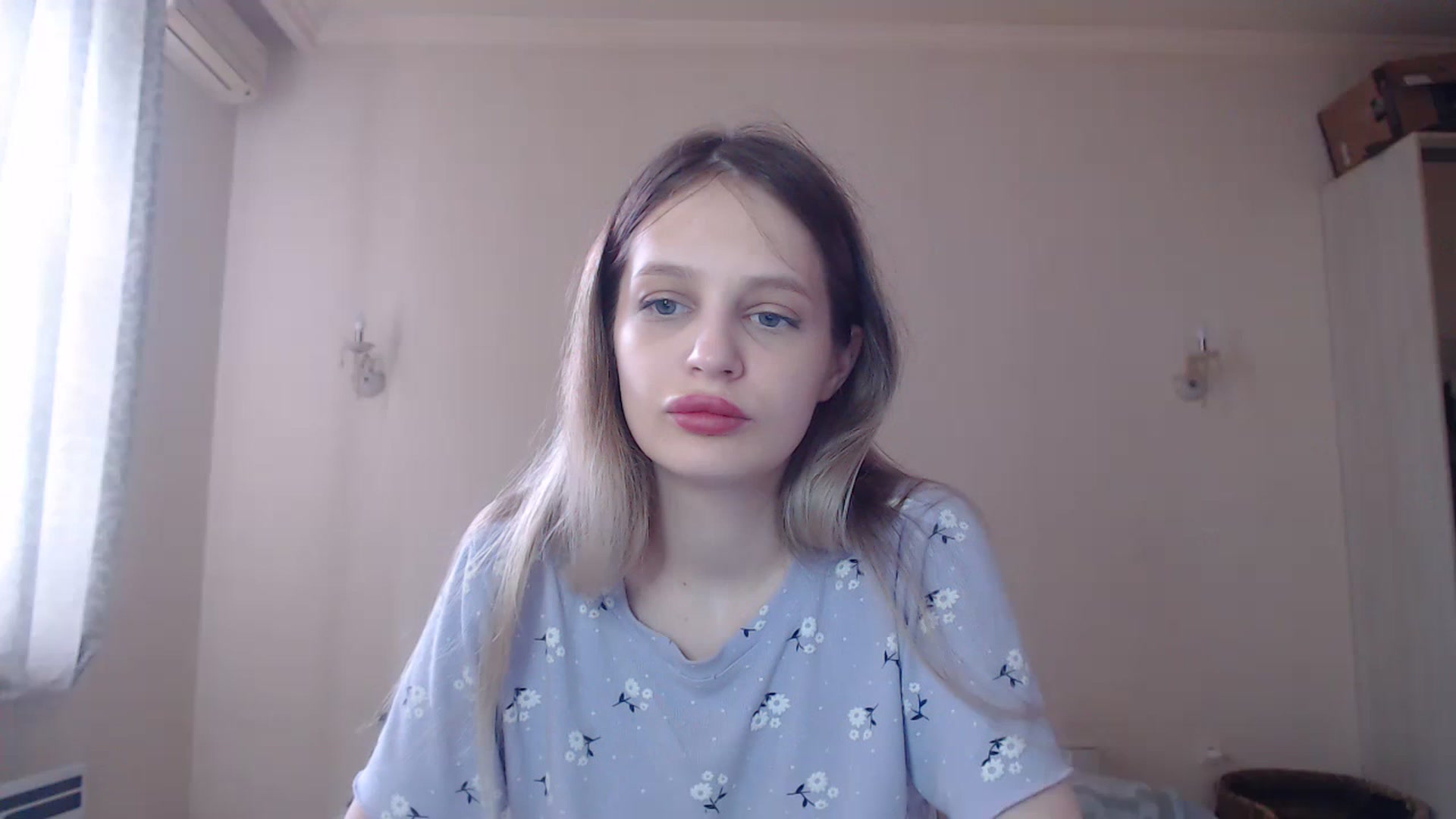 Gallery image thumbnail from Lola_vi's myfreecams stream on, 05/27/2023, 10:32 image 6 of 20