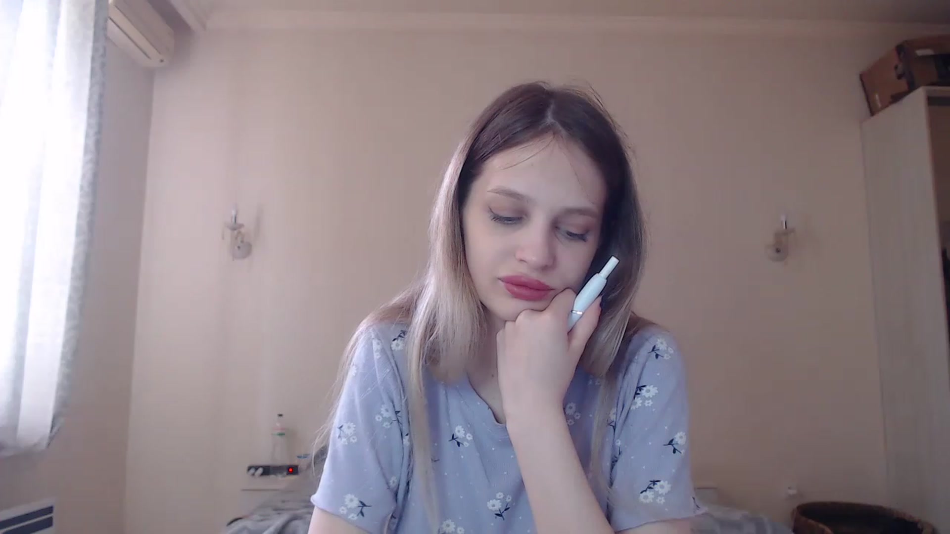 Gallery image thumbnail from Lola_vi's myfreecams stream on, 05/27/2023, 10:32 image 11 of 20