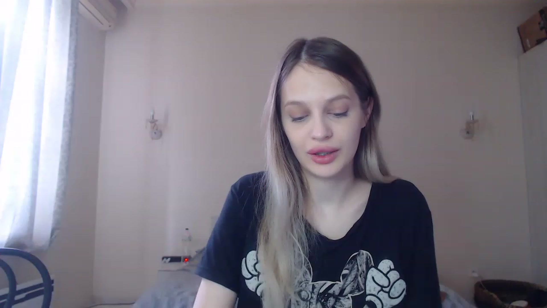 Gallery image thumbnail from Lola_vi's myfreecams stream on, 05/28/2023, 10:58 image 5 of 20