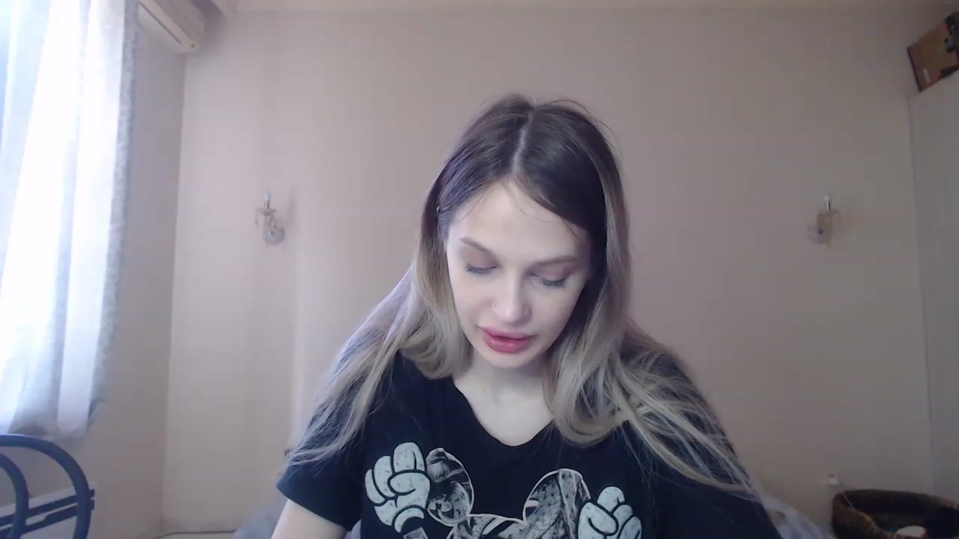 Gallery image thumbnail from Lola_vi's myfreecams stream on, 05/28/2023, 10:58 image 20 of 20