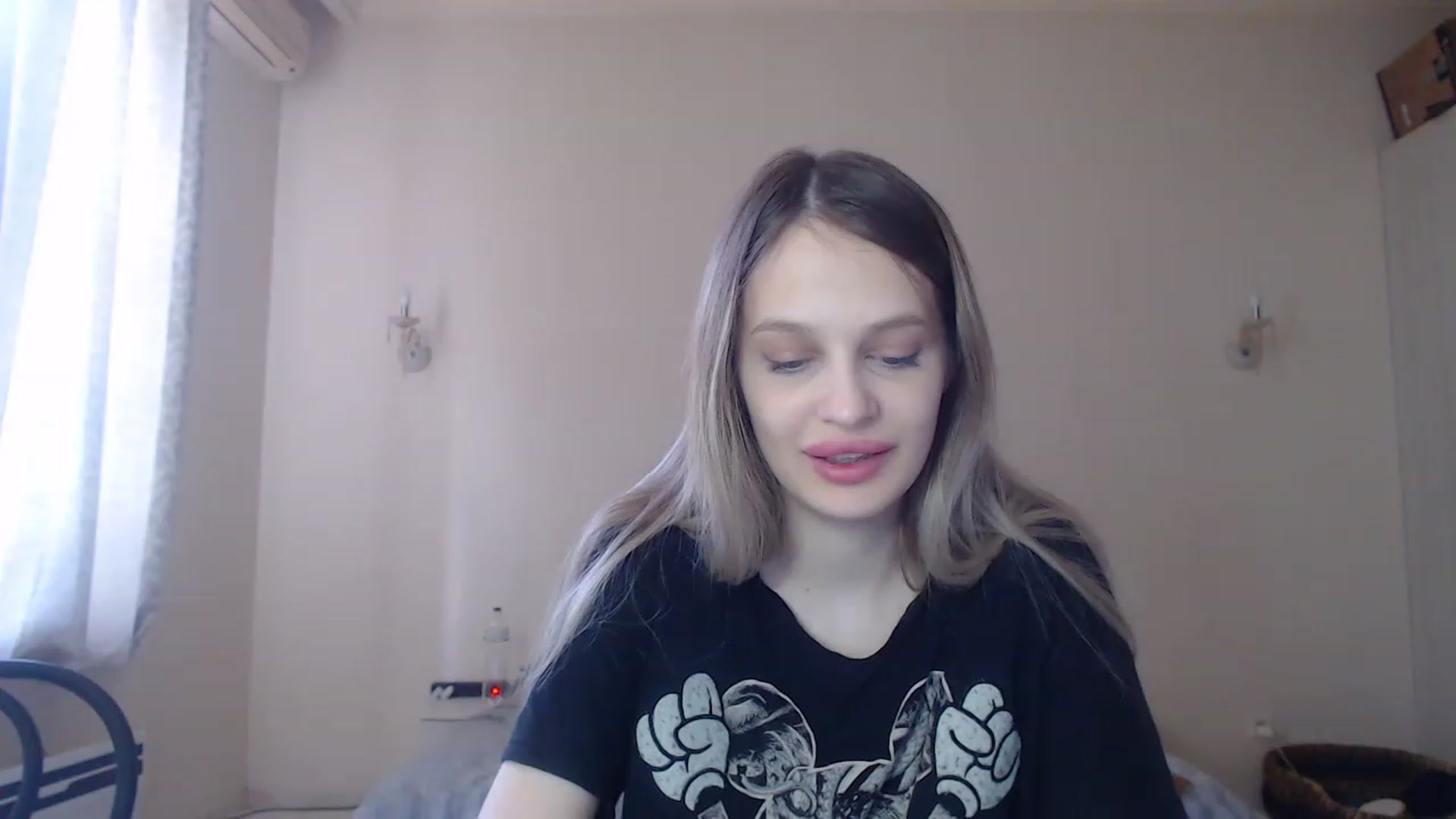 Gallery image thumbnail from Lola_vi's myfreecams stream on, 05/28/2023, 10:58 image 18 of 20