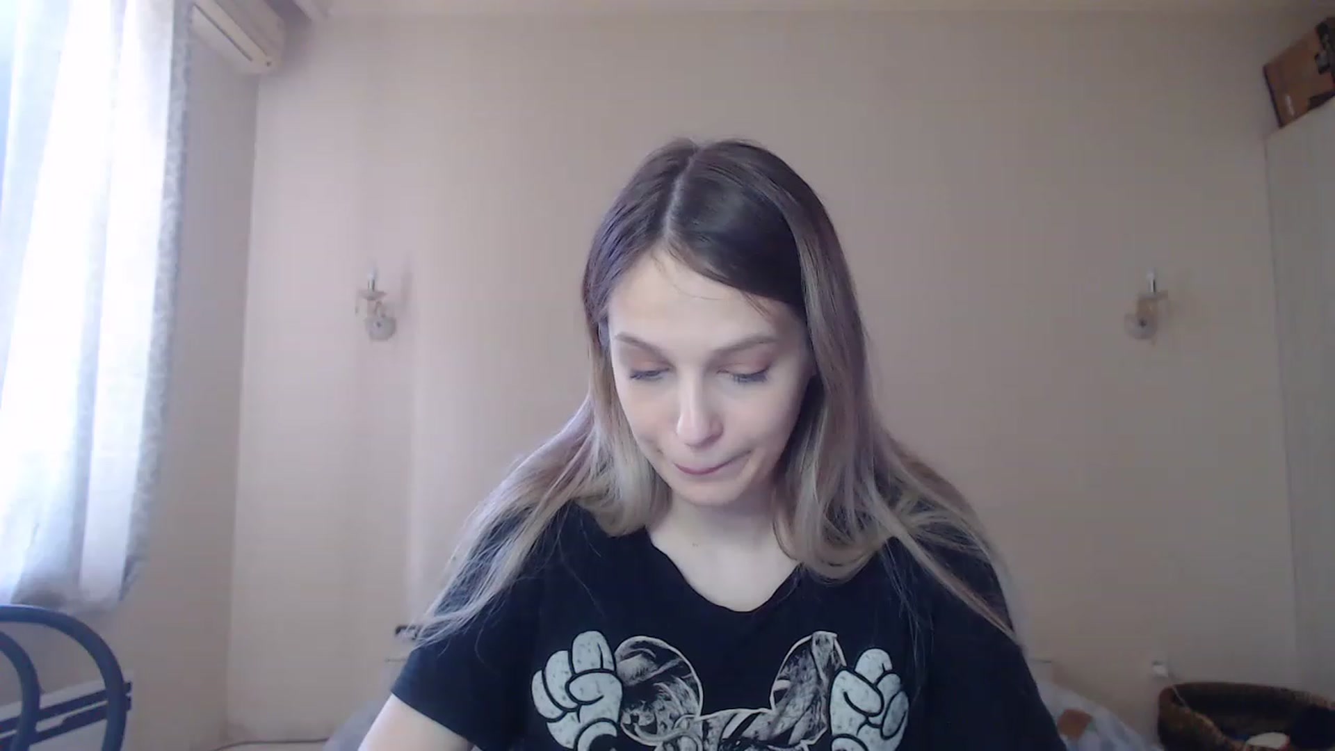 Gallery image thumbnail from Lola_vi's myfreecams stream on, 05/28/2023, 10:58 image 19 of 20