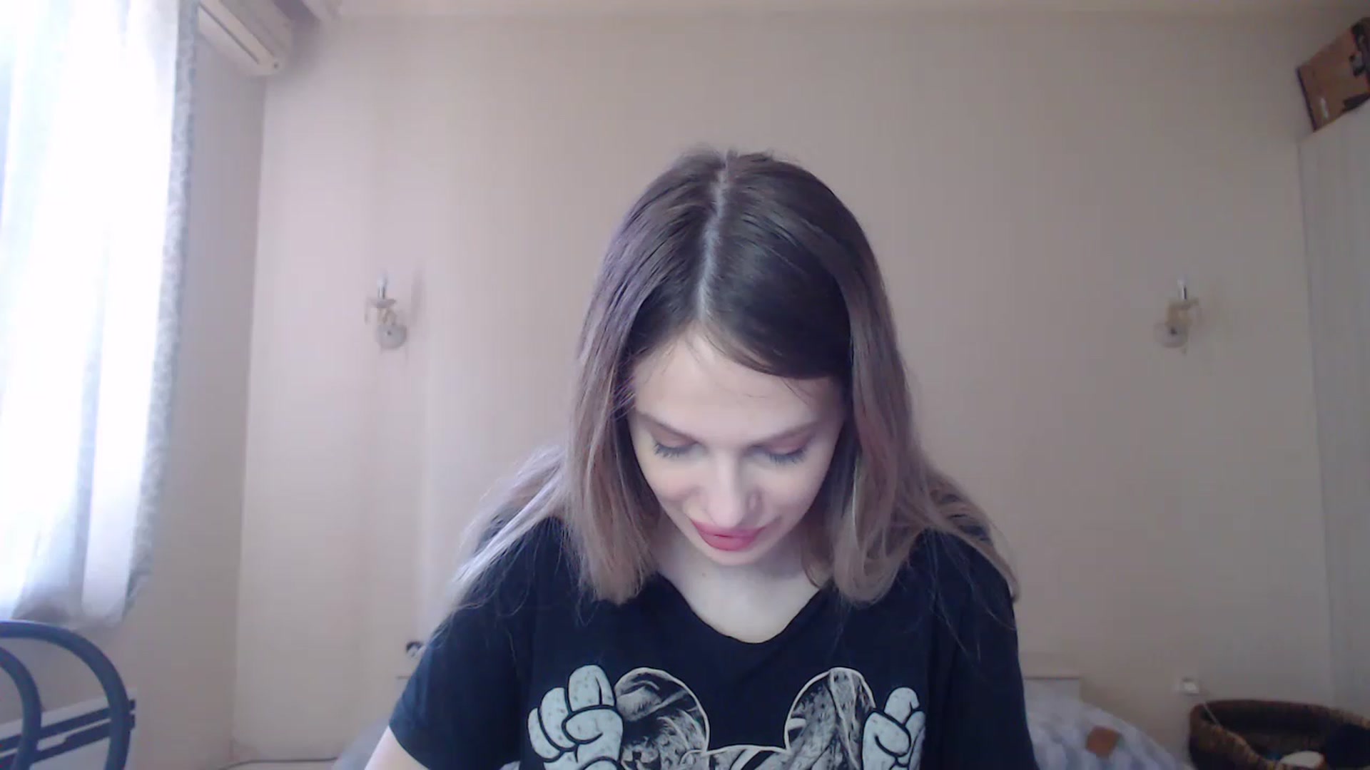 Gallery image thumbnail from Lola_vi's myfreecams stream on, 05/28/2023, 10:58 image 17 of 20