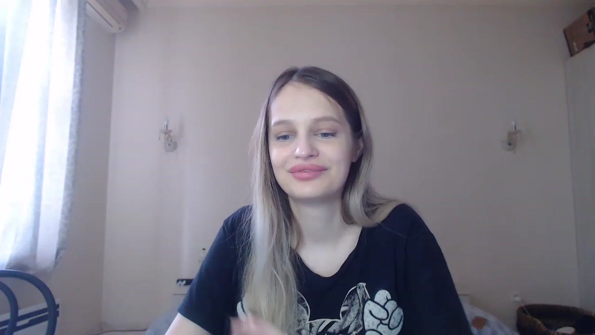 Gallery image thumbnail from Lola_vi's myfreecams stream on, 05/28/2023, 10:58 image 10 of 20