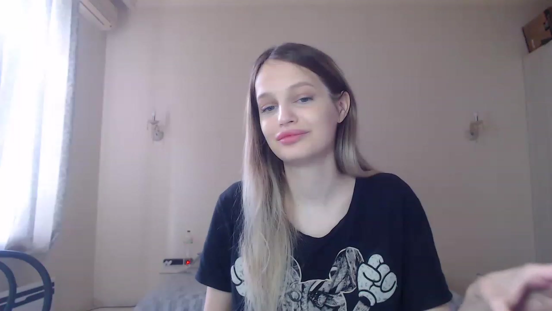 Gallery image thumbnail from Lola_vi's myfreecams stream on, 05/28/2023, 10:58 image 3 of 20
