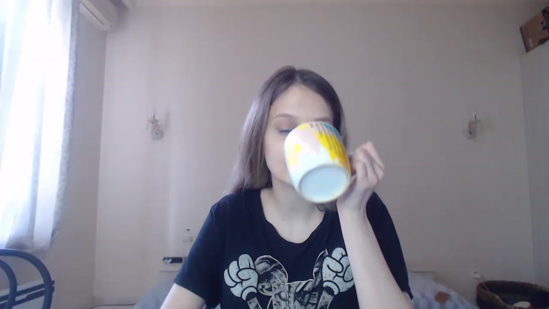 Gallery image thumbnail from Lola_vi's myfreecams stream on, 05/28/2023, 10:58 image 14 of 20