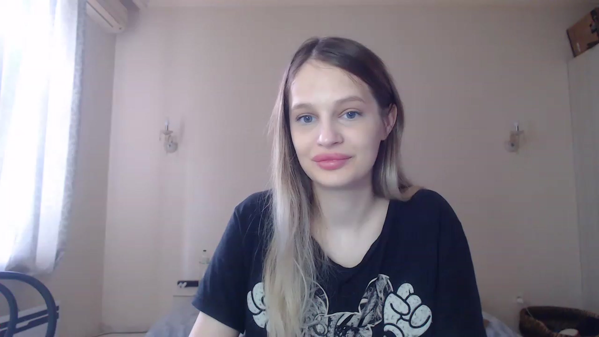 Gallery image thumbnail from Lola_vi's myfreecams stream on, 05/28/2023, 10:58 image 4 of 20