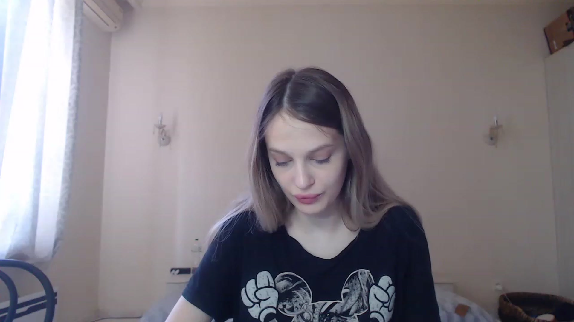 Gallery image thumbnail from Lola_vi's myfreecams stream on, 05/28/2023, 10:58 image 16 of 20