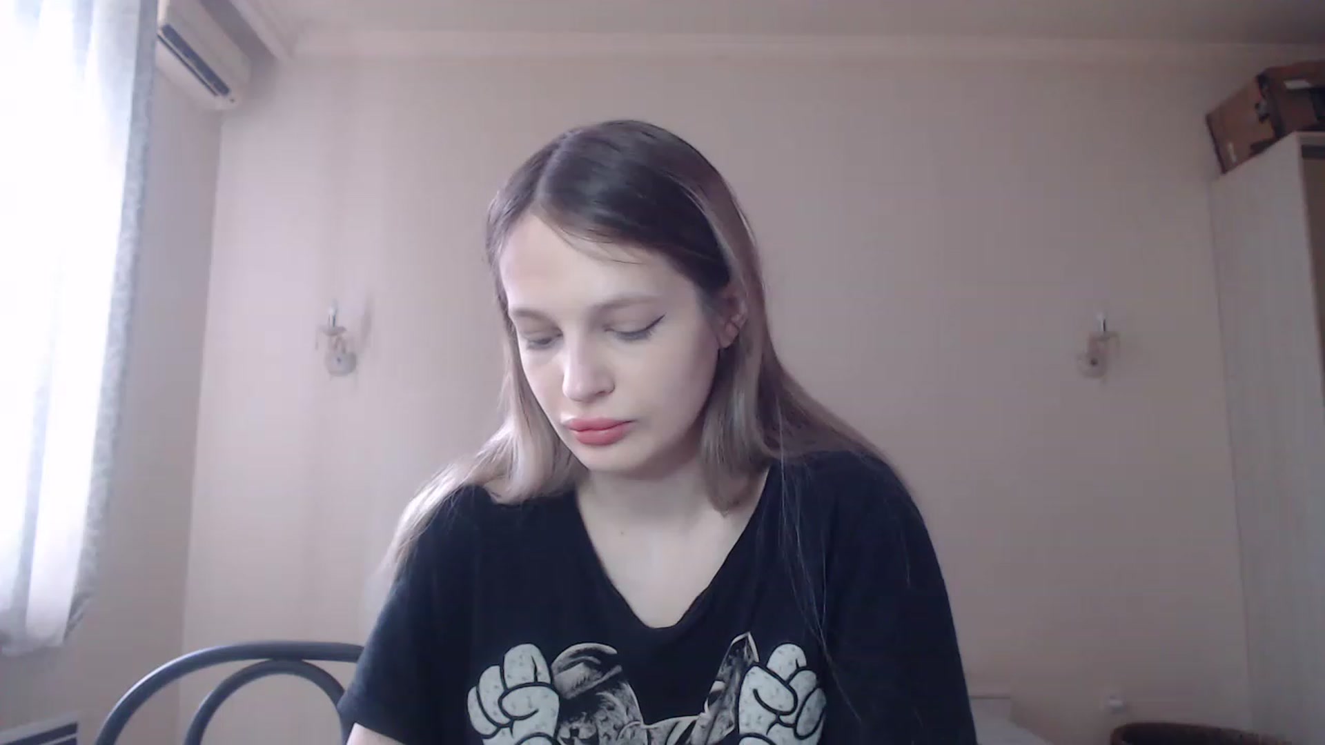 Gallery image thumbnail from Lola_vi's myfreecams stream on, 05/30/2023, 10:51 image 3 of 20