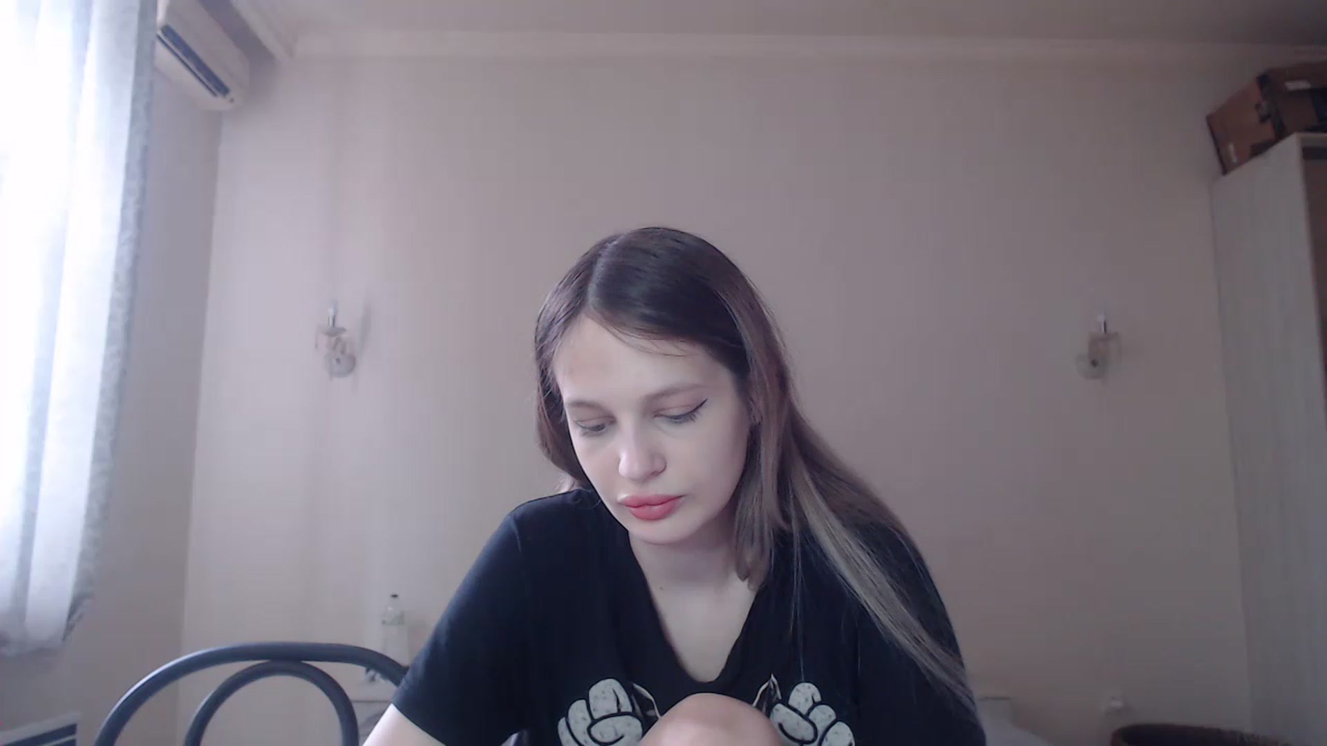 Gallery image thumbnail from Lola_vi's myfreecams stream on, 05/30/2023, 10:51 image 13 of 20