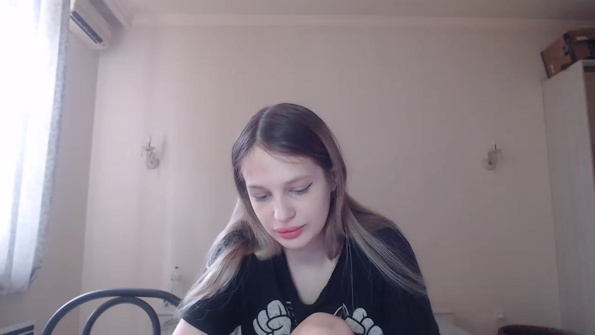Gallery image thumbnail from Lola_vi's myfreecams stream on, 05/30/2023, 10:51 image 10 of 20