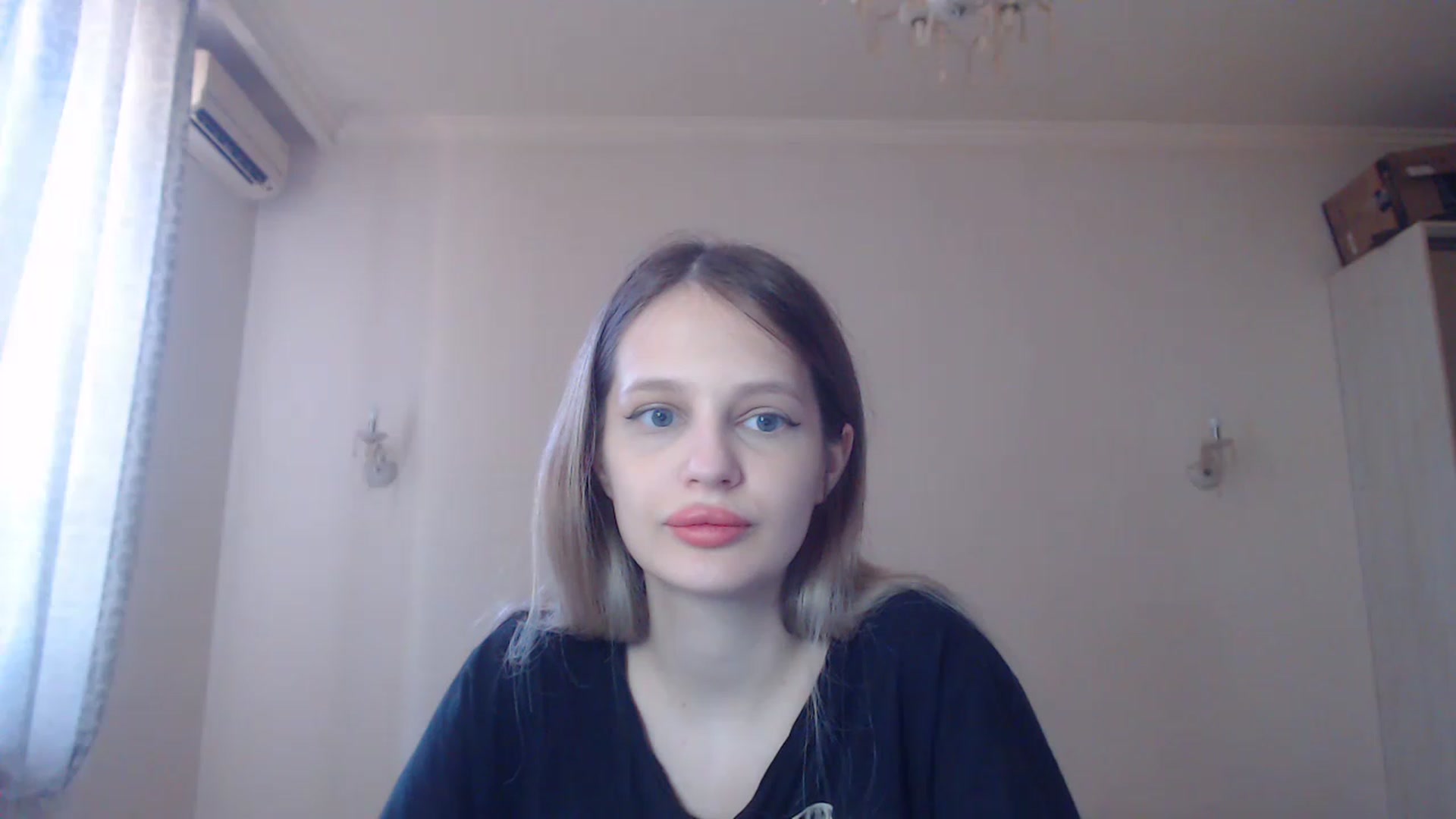 Gallery image thumbnail from Lola_vi's myfreecams stream on, 06/01/2023, 10:30 image 18 of 20