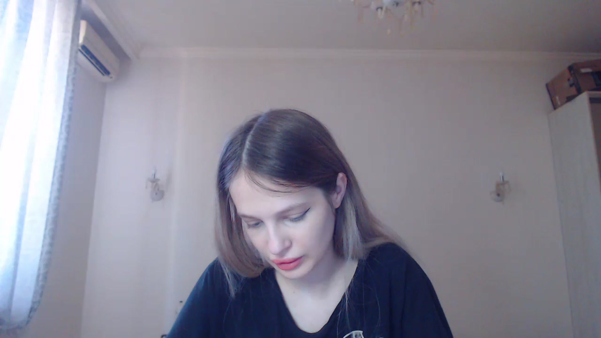 Gallery image thumbnail from Lola_vi's myfreecams stream on, 06/01/2023, 10:30 image 12 of 20