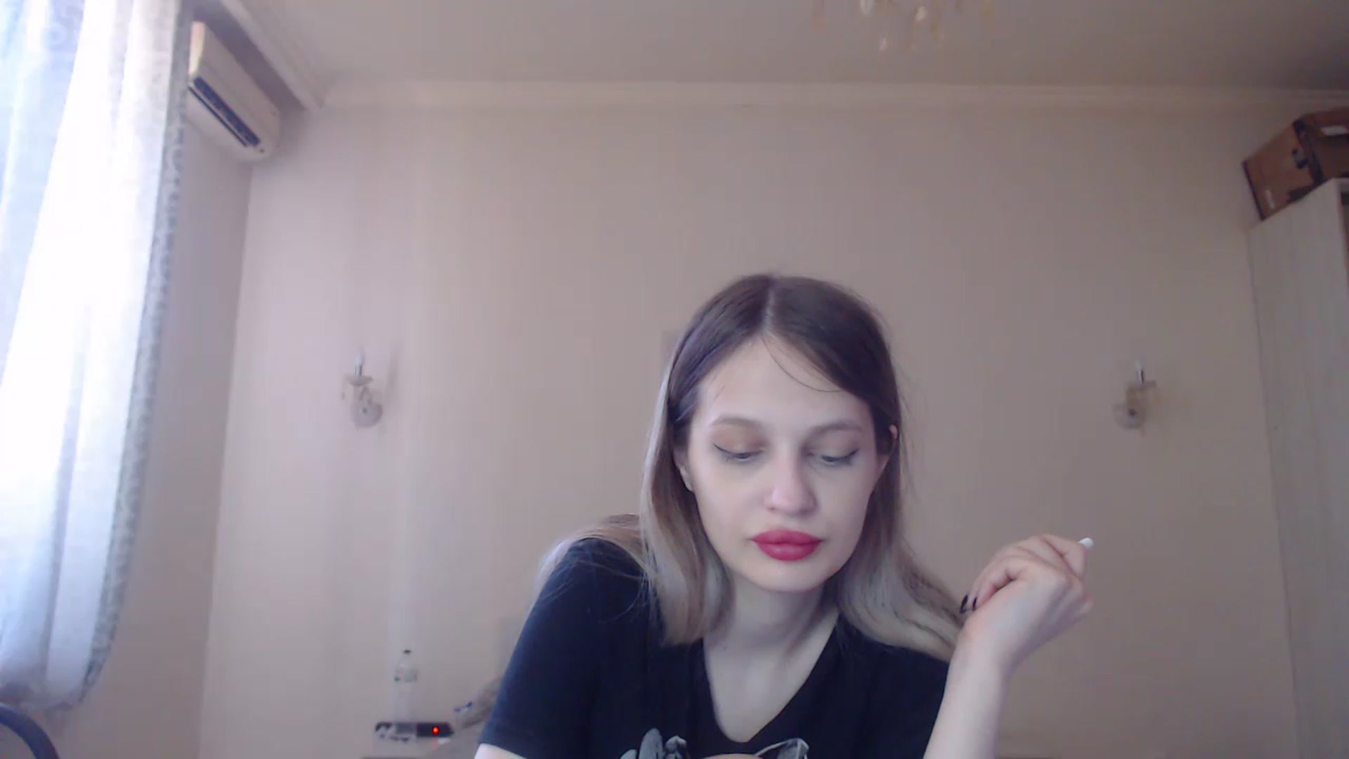 Gallery image thumbnail from Lola_vi's myfreecams stream on, 06/02/2023, 10:45 image 16 of 20