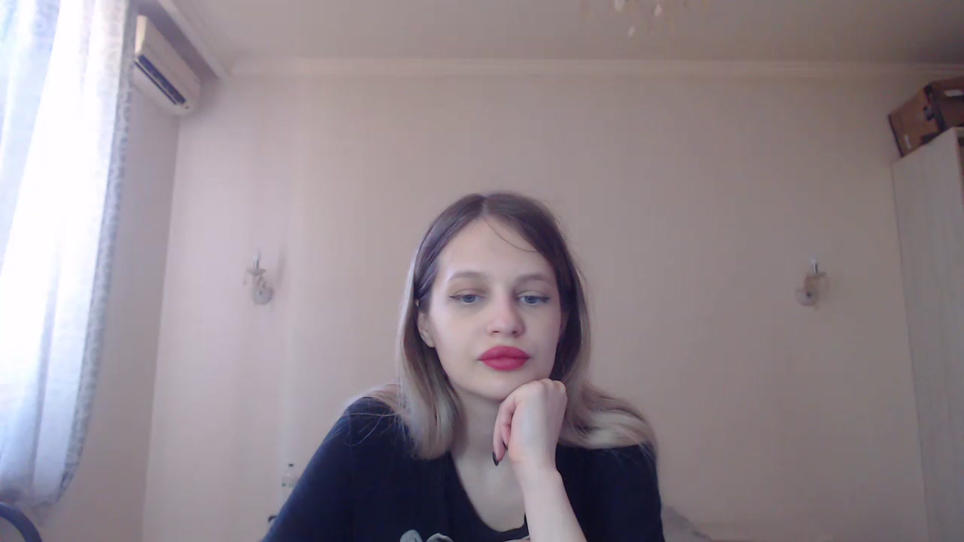 Gallery image thumbnail from Lola_vi's myfreecams stream on, 06/02/2023, 10:45 image 14 of 20
