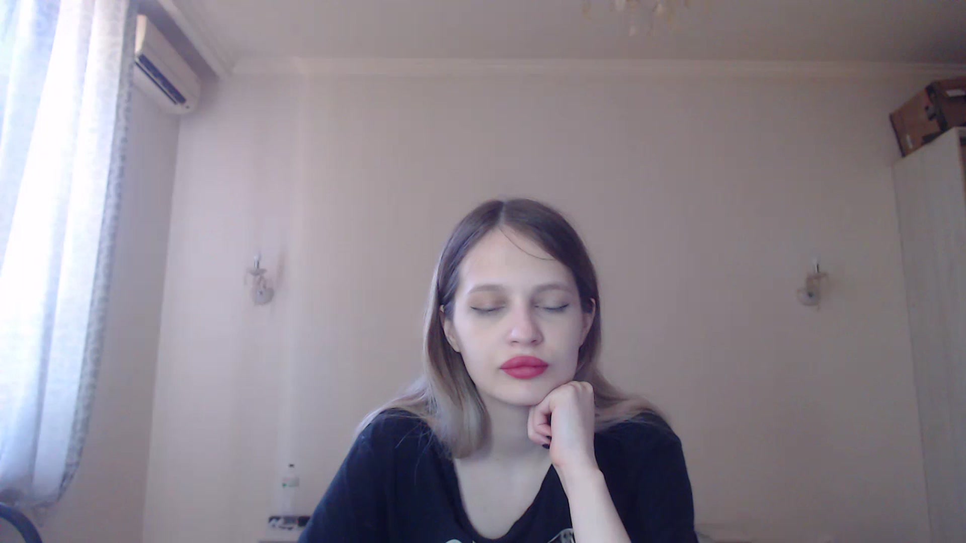 Gallery image thumbnail from Lola_vi's myfreecams stream on, 06/02/2023, 10:45 image 7 of 20