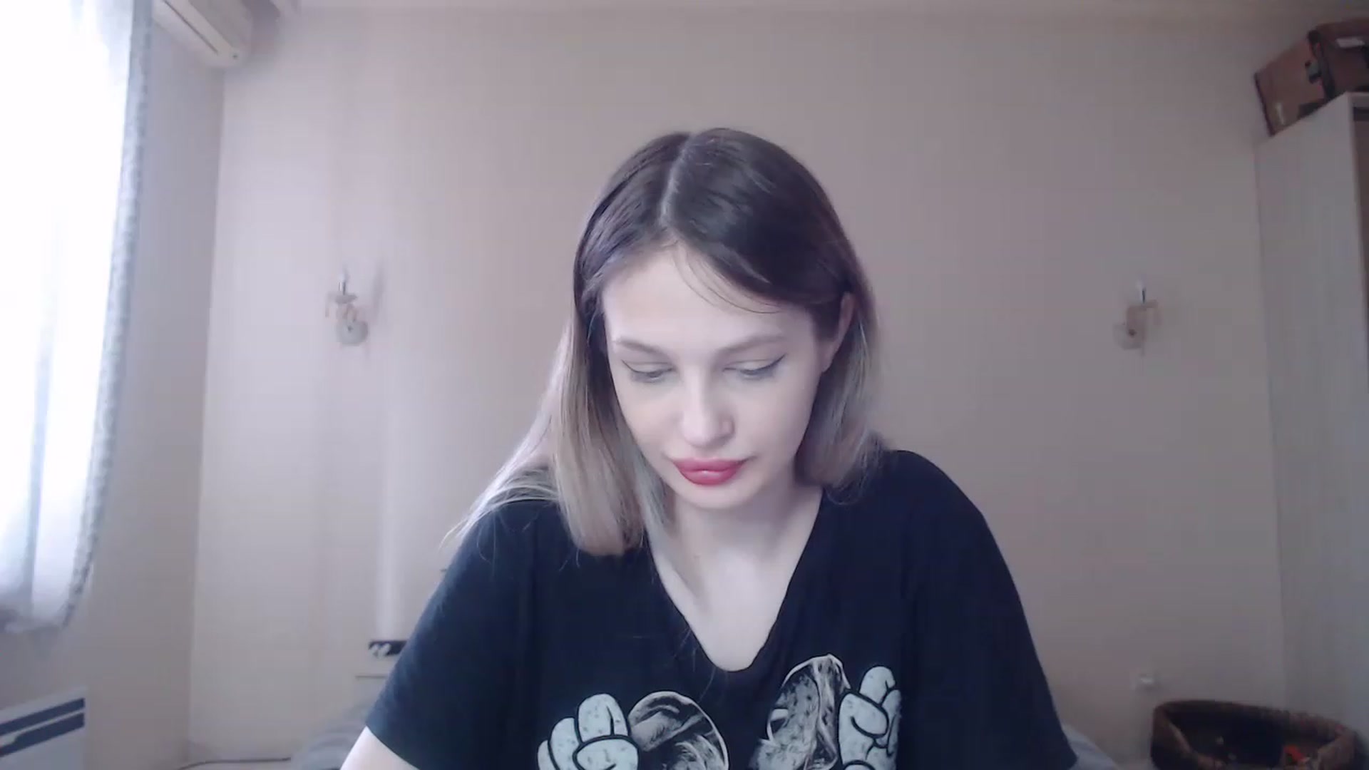 Gallery image thumbnail from Lola_vi's myfreecams stream on, 06/03/2023, 11:39 image 13 of 20