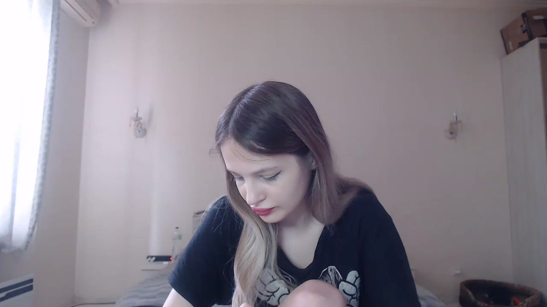 Gallery image thumbnail from Lola_vi's myfreecams stream on, 06/03/2023, 11:39 image 17 of 20