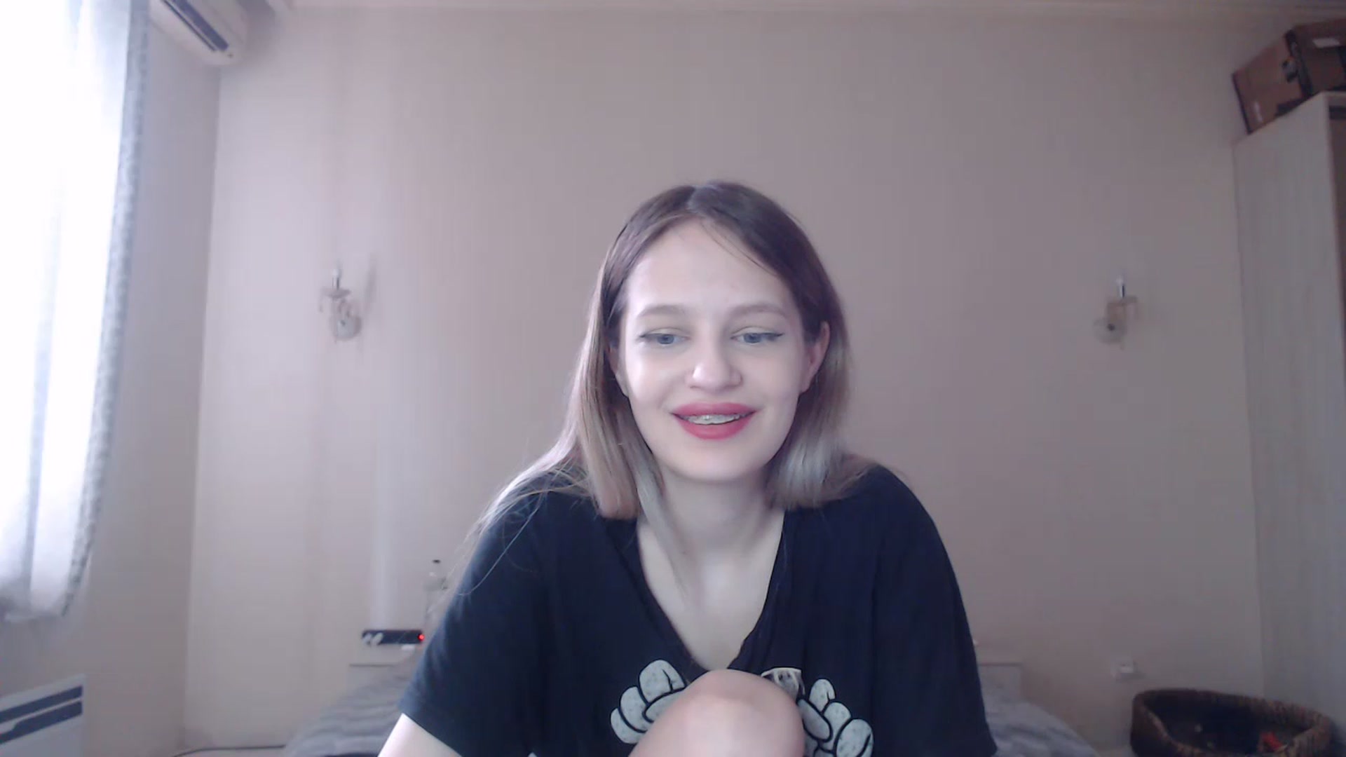 Gallery image thumbnail from Lola_vi's myfreecams stream on, 06/03/2023, 11:39 image 6 of 20