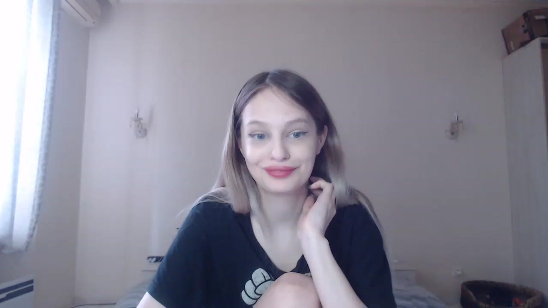 Gallery image thumbnail from Lola_vi's myfreecams stream on, 06/03/2023, 11:39 image 10 of 20