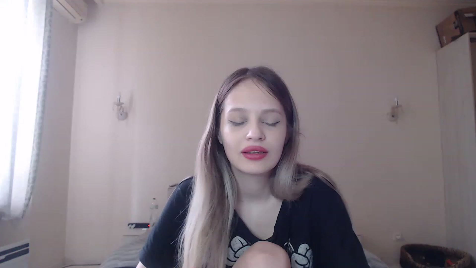 Gallery image thumbnail from Lola_vi's myfreecams stream on, 06/03/2023, 11:39 image 19 of 20
