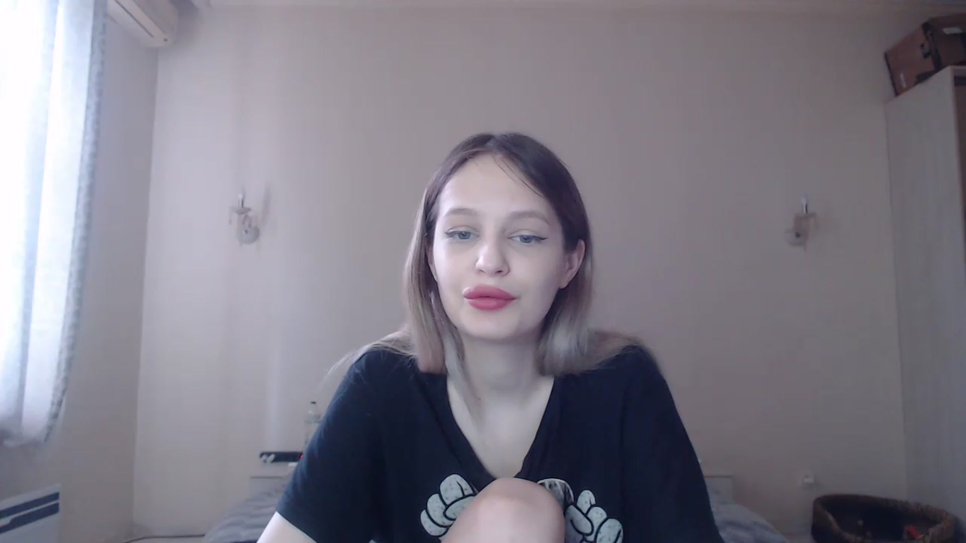 Gallery image thumbnail from Lola_vi's myfreecams stream on, 06/03/2023, 11:39 image 9 of 20