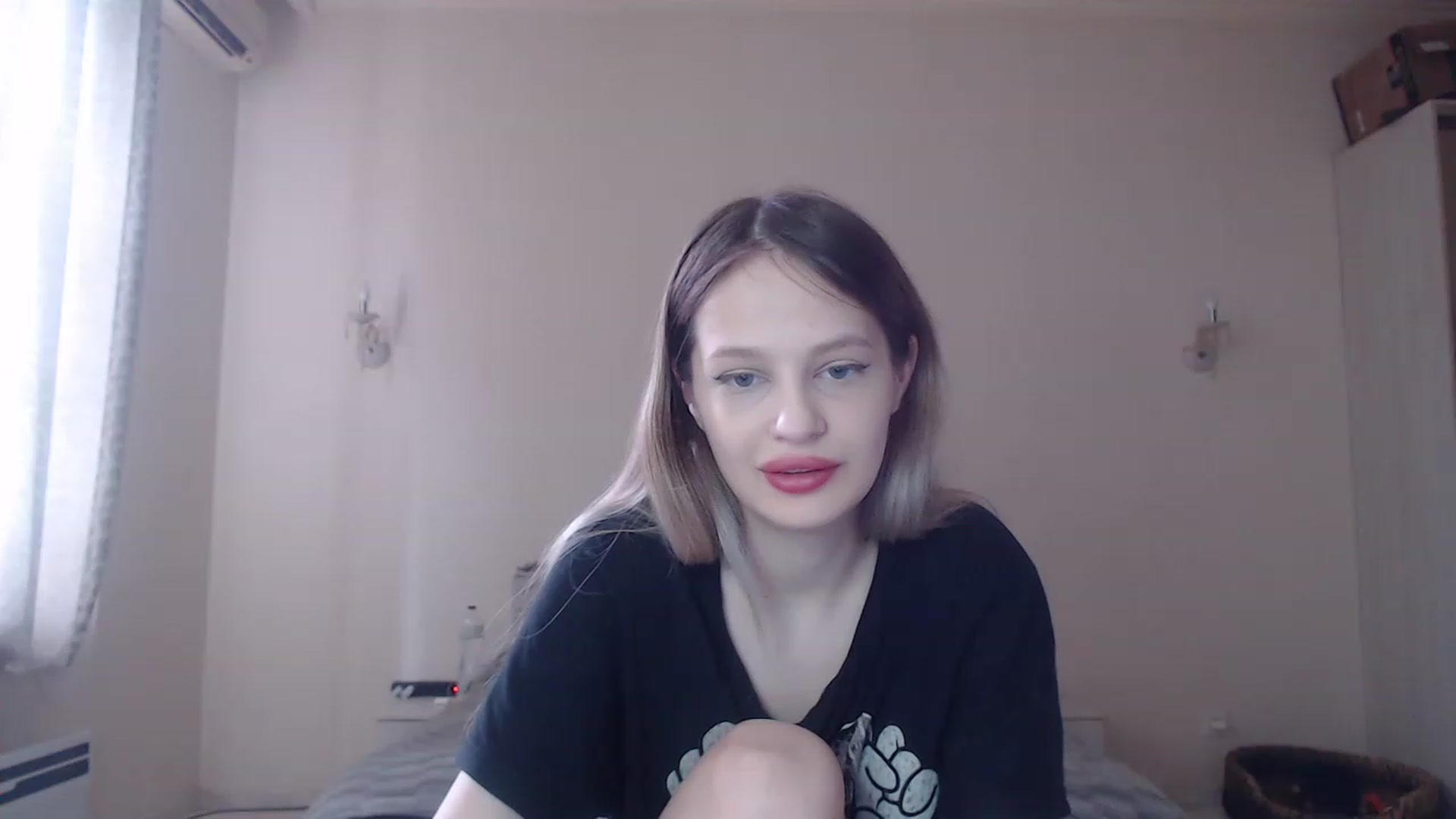 Gallery image thumbnail from Lola_vi's myfreecams stream on, 06/03/2023, 11:39 image 5 of 20