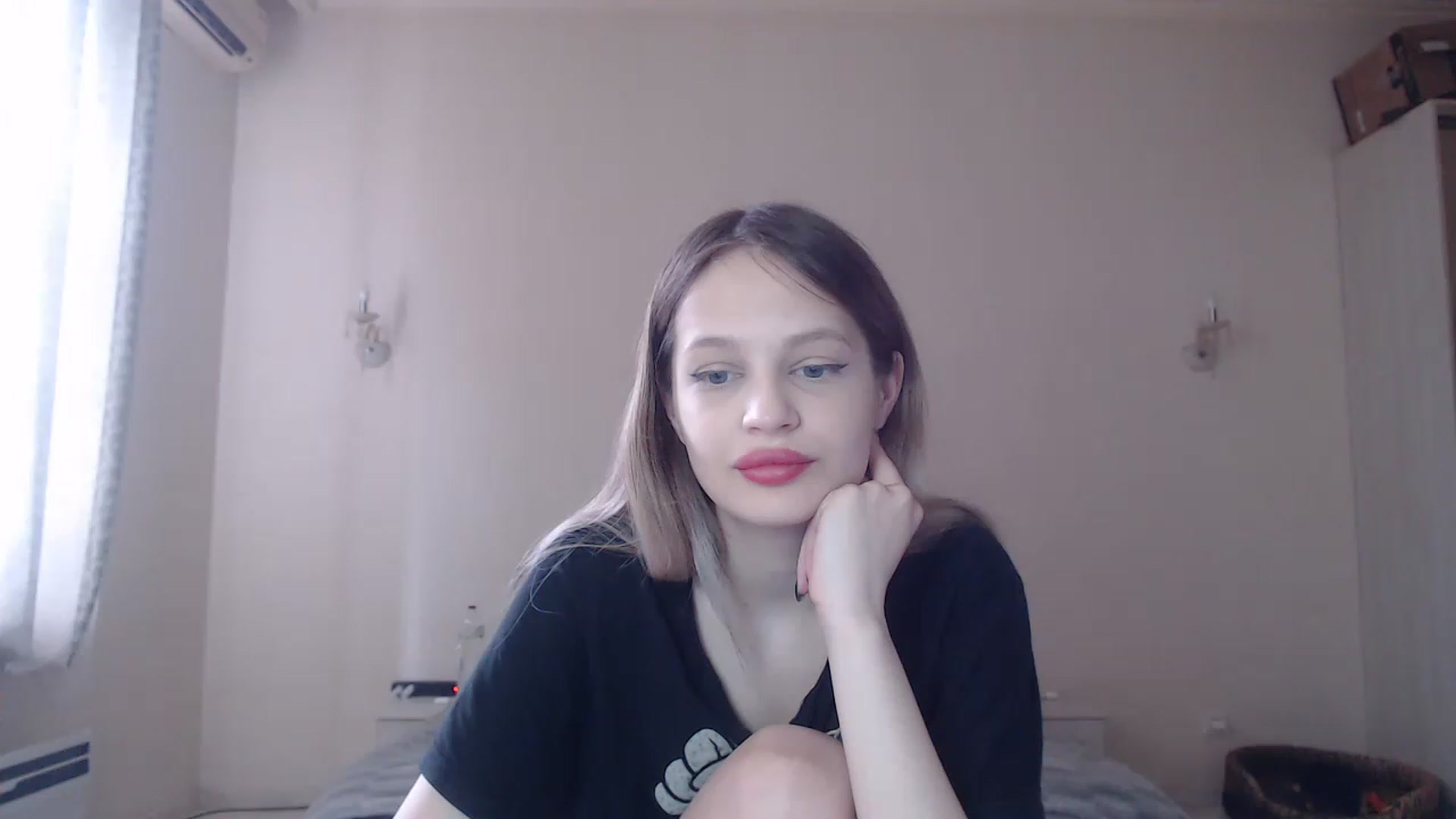 Gallery image thumbnail from Lola_vi's myfreecams stream on, 06/03/2023, 11:39 image 7 of 20