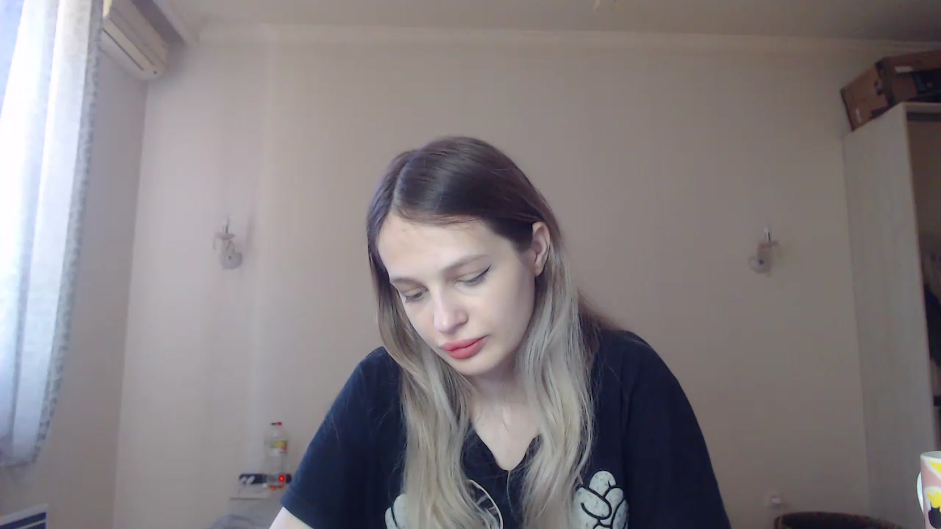 Gallery image thumbnail from Lola_vi's myfreecams stream on, 06/04/2023, 10:41 image 8 of 20