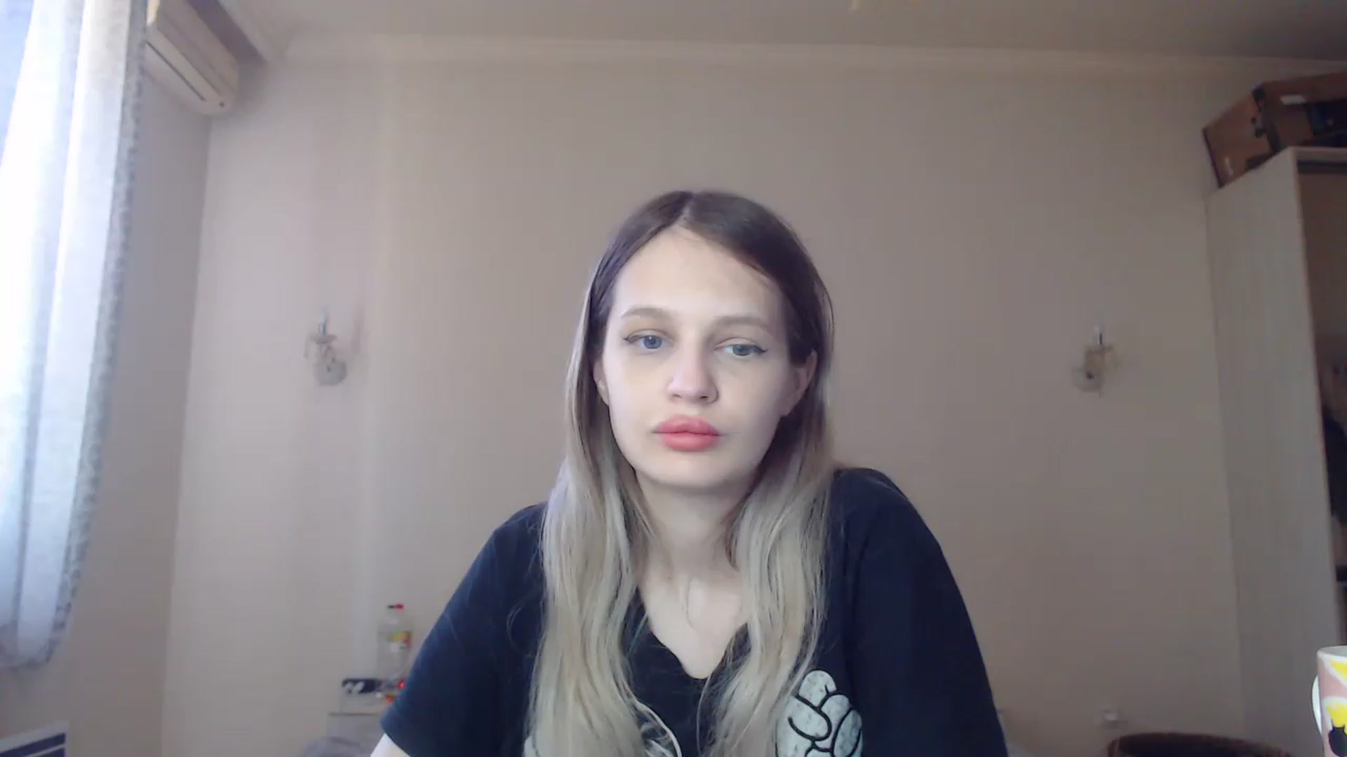 Gallery image thumbnail from Lola_vi's myfreecams stream on, 06/04/2023, 10:41 image 13 of 20
