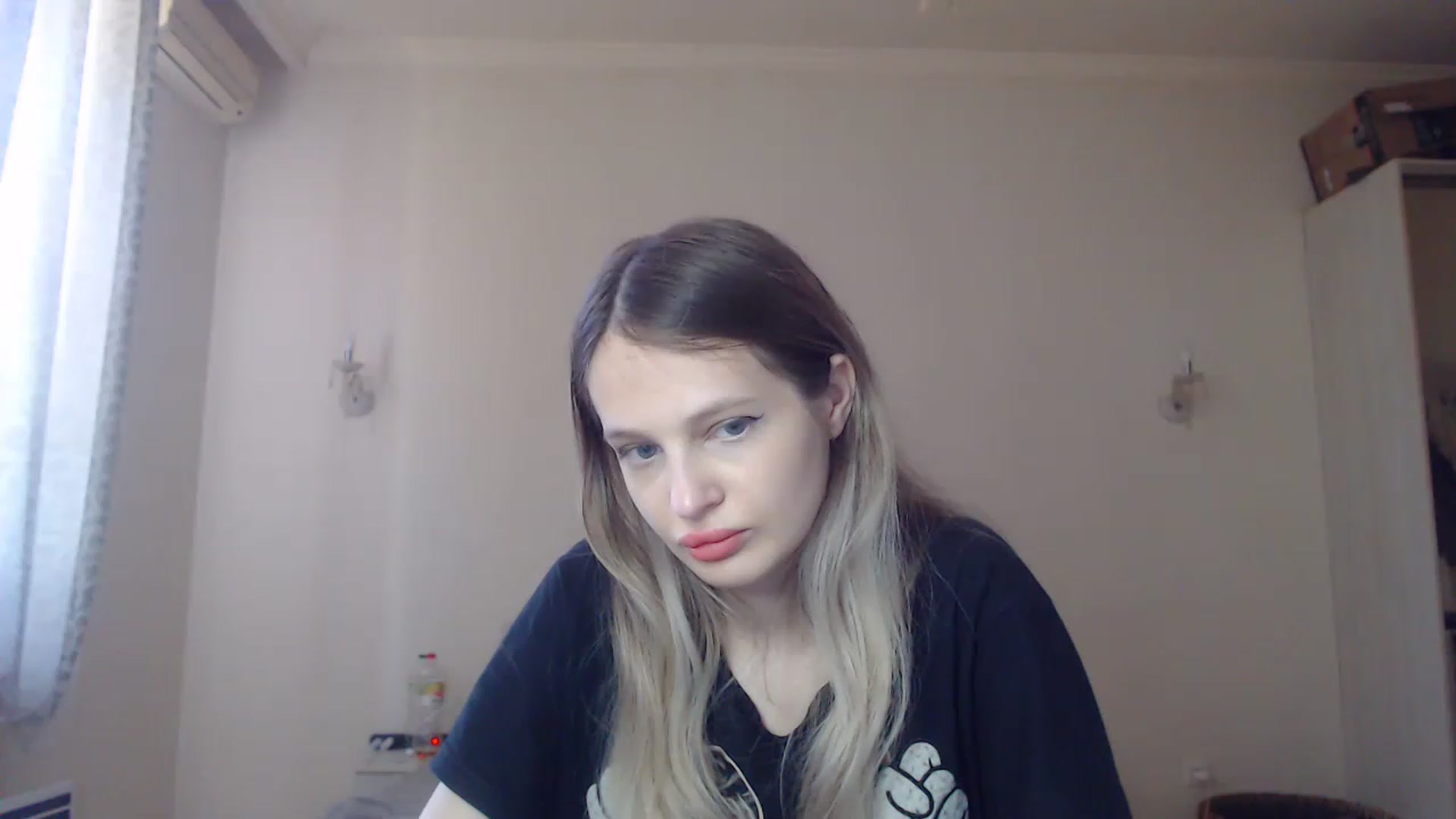 Gallery image thumbnail from Lola_vi's myfreecams stream on, 06/04/2023, 10:41 image 17 of 20