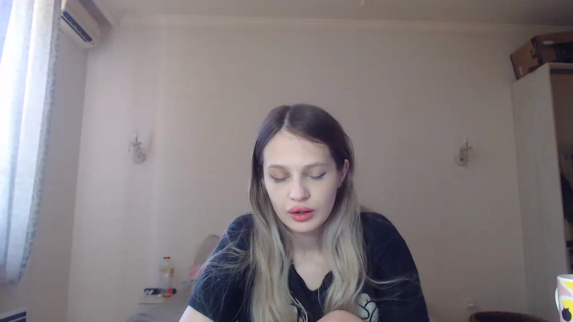 Gallery image thumbnail from Lola_vi's myfreecams stream on, 06/04/2023, 10:41 image 5 of 20