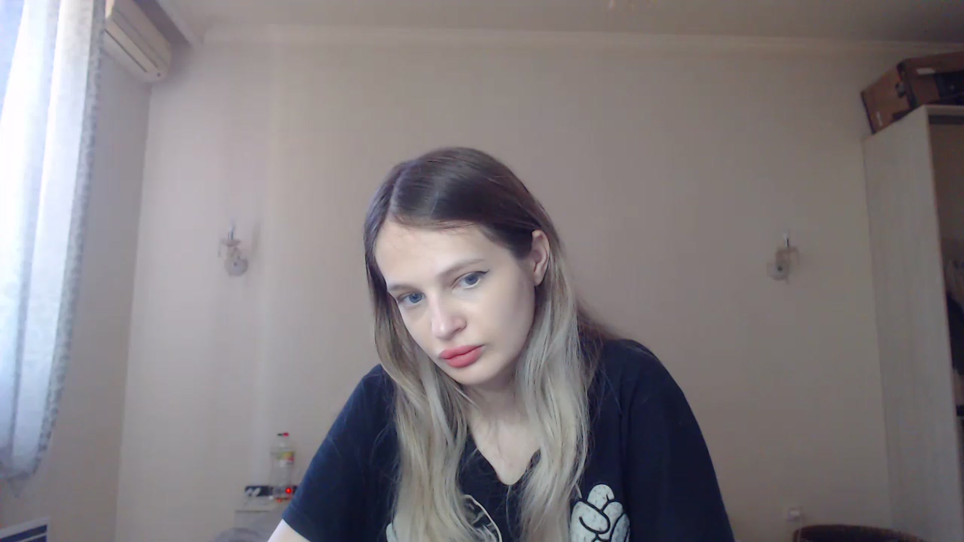 Gallery image thumbnail from Lola_vi's myfreecams stream on, 06/04/2023, 10:41 image 15 of 20