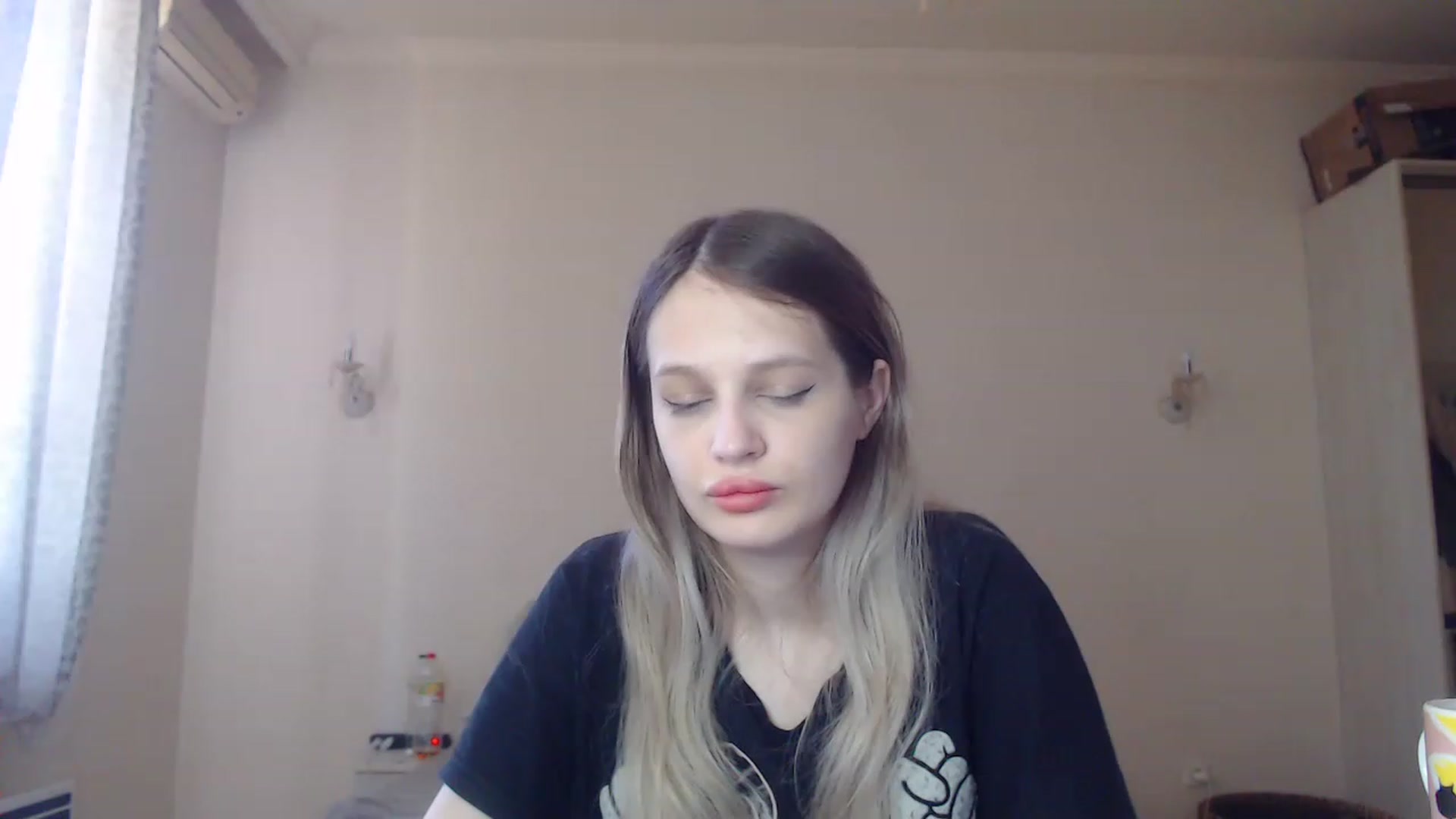 Gallery image thumbnail from Lola_vi's myfreecams stream on, 06/04/2023, 10:41 image 11 of 20