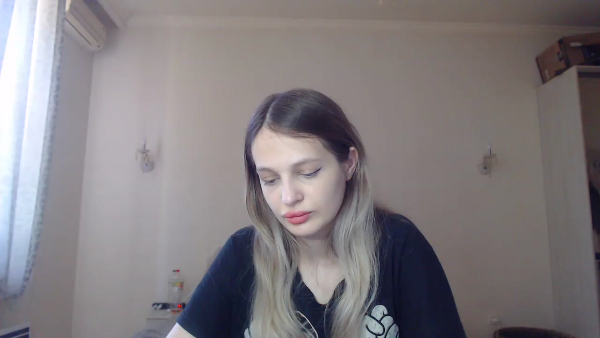 Gallery image thumbnail from Lola_vi's myfreecams stream on, 06/04/2023, 10:41 image 16 of 20
