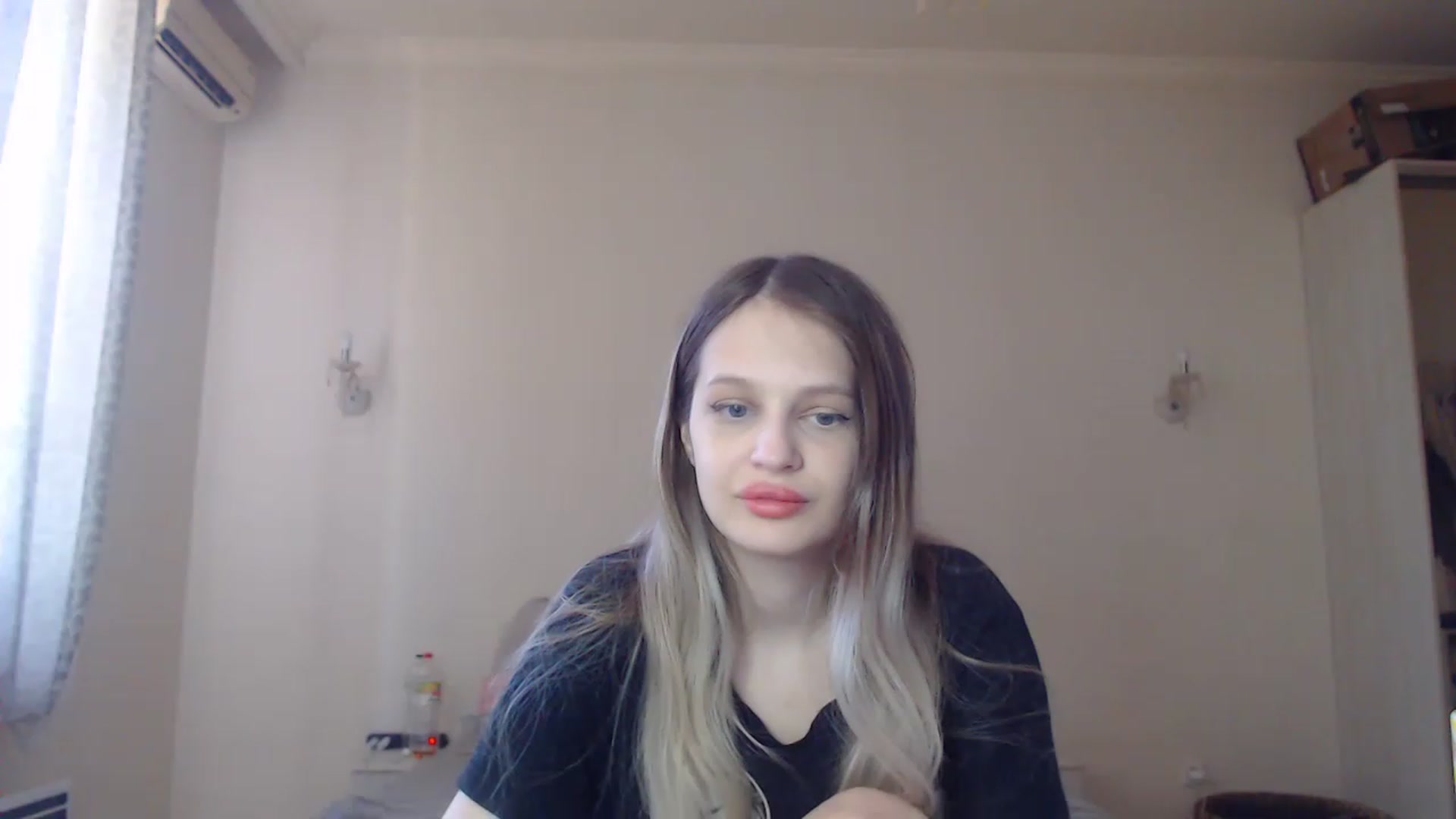 Gallery image thumbnail from Lola_vi's myfreecams stream on, 06/04/2023, 10:41 image 1 of 20