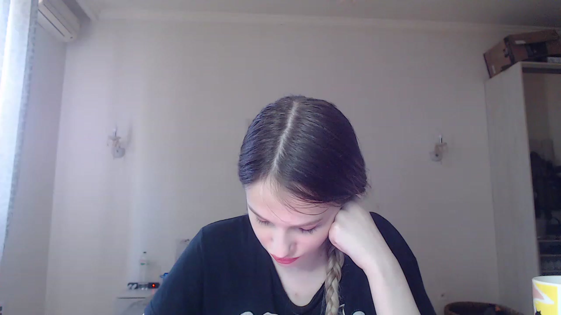Gallery image thumbnail from Lola_vi's myfreecams stream on, 06/09/2023, 12:34 image 7 of 20