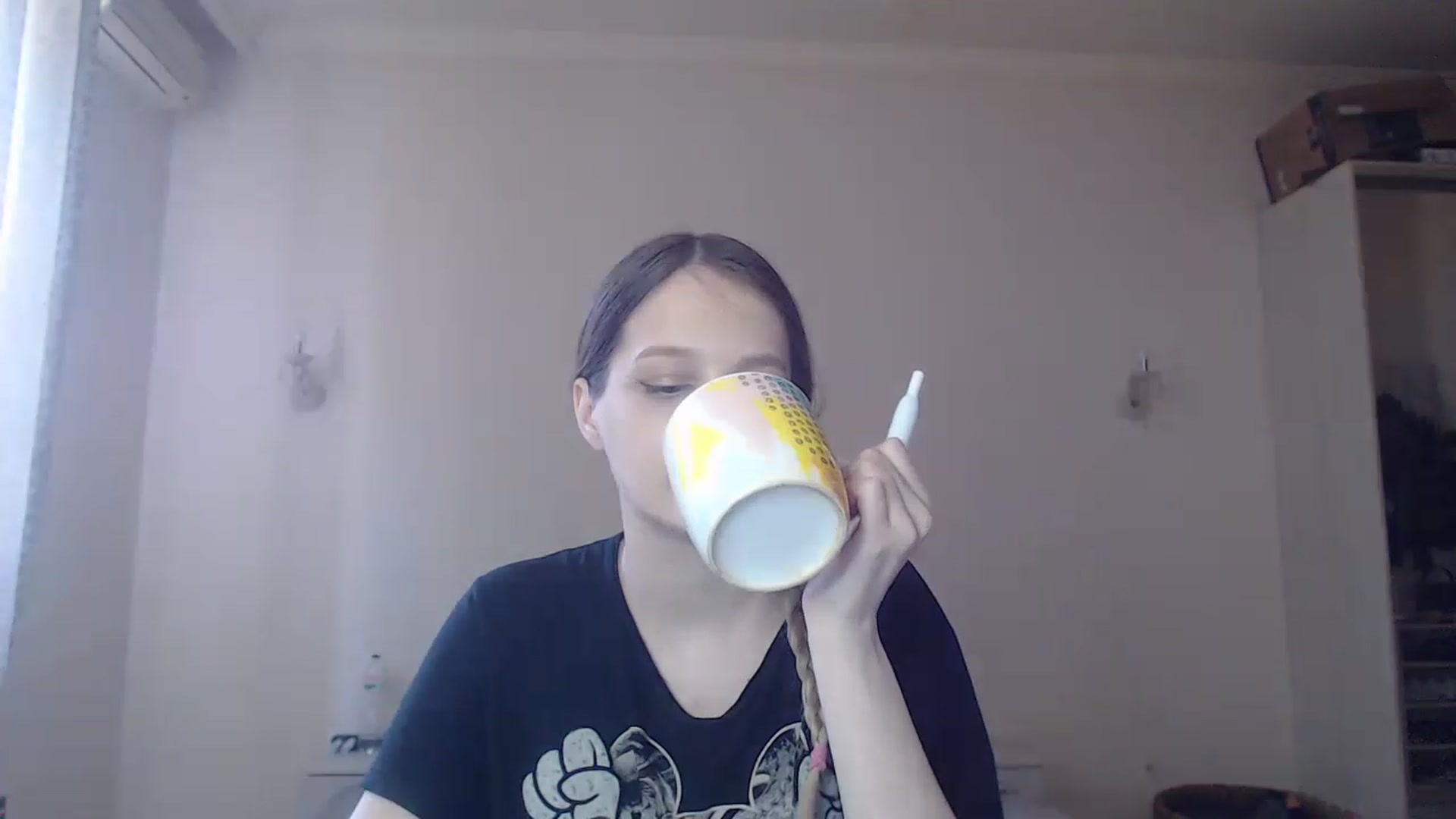 Gallery image thumbnail from Lola_vi's myfreecams stream on, 06/09/2023, 12:34 image 18 of 20