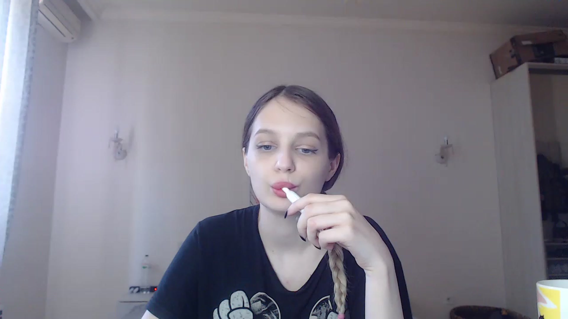 Gallery image thumbnail from Lola_vi's myfreecams stream on, 06/09/2023, 12:34 image 16 of 20