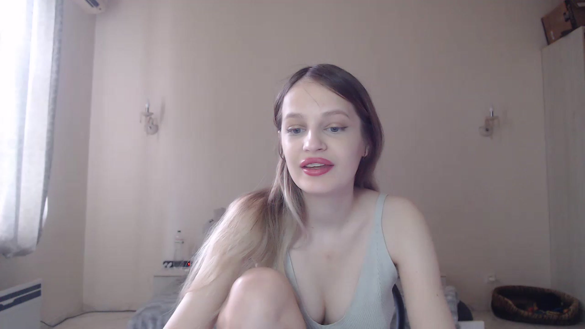 Gallery image thumbnail from Lola_vi's myfreecams stream on, 06/11/2023, 11:23 image 3 of 20