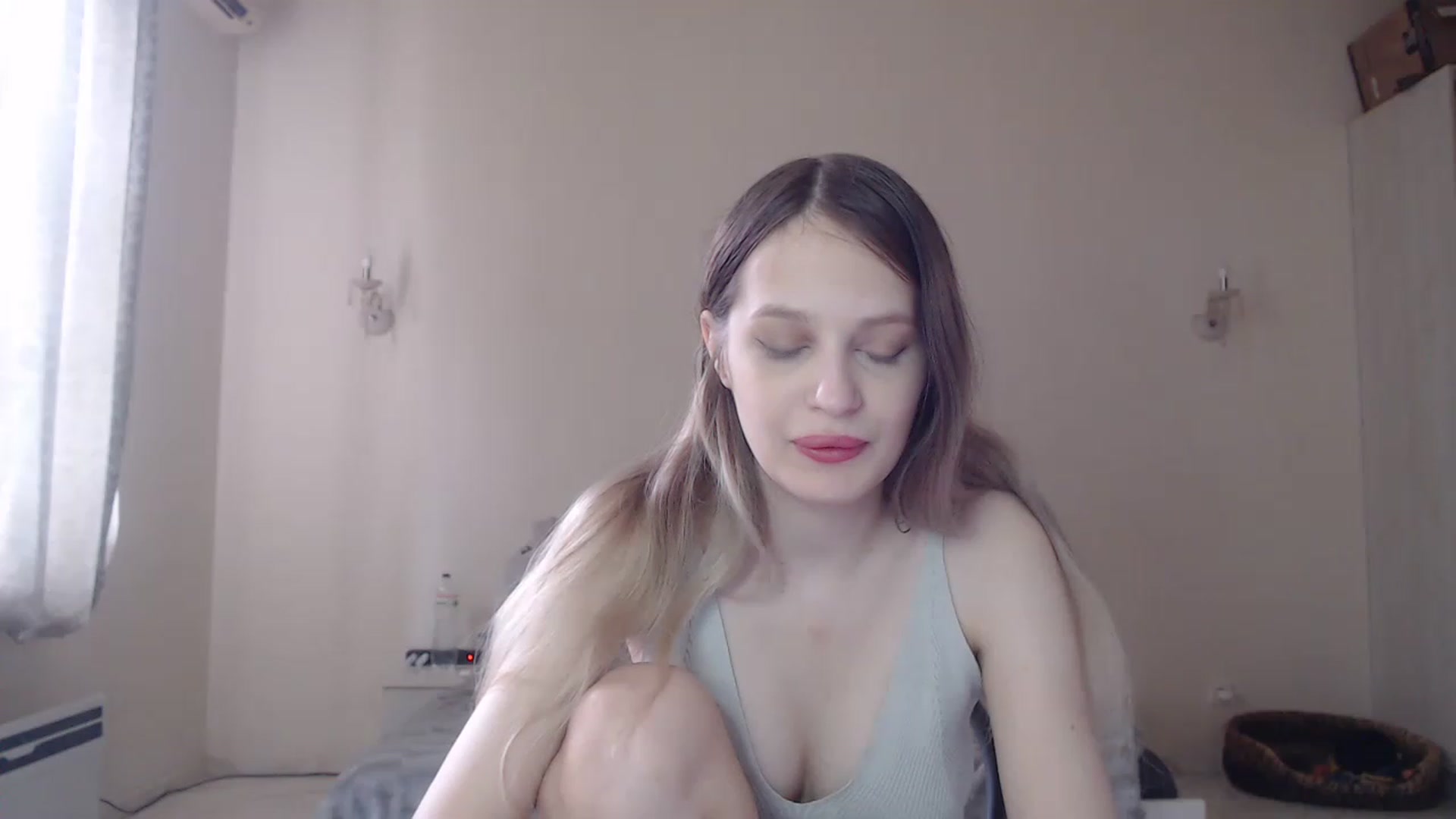 Gallery image thumbnail from Lola_vi's myfreecams stream on, 06/11/2023, 11:23 image 2 of 20