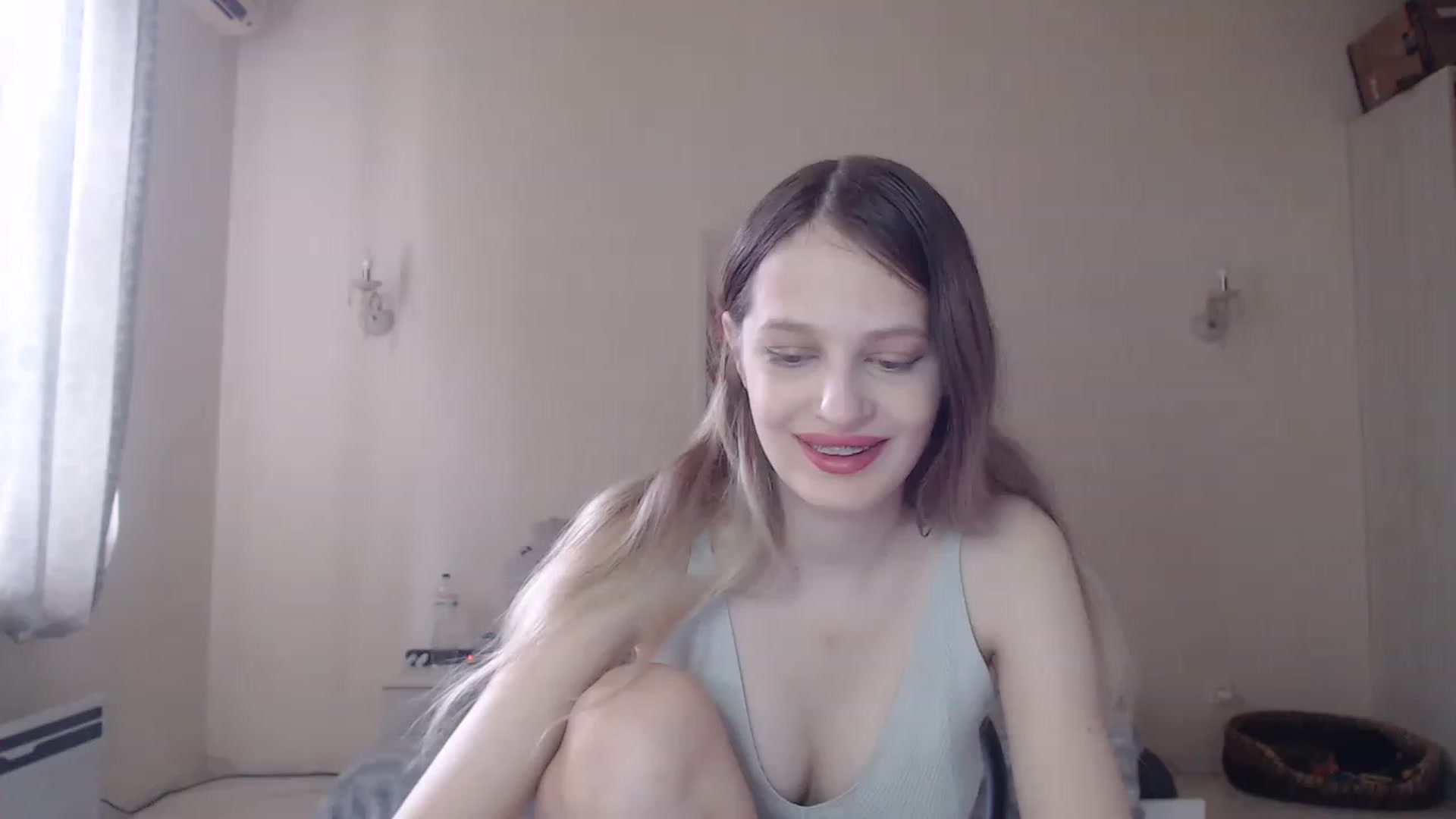 Gallery image thumbnail from Lola_vi's myfreecams stream on, 06/11/2023, 11:23 image 1 of 20