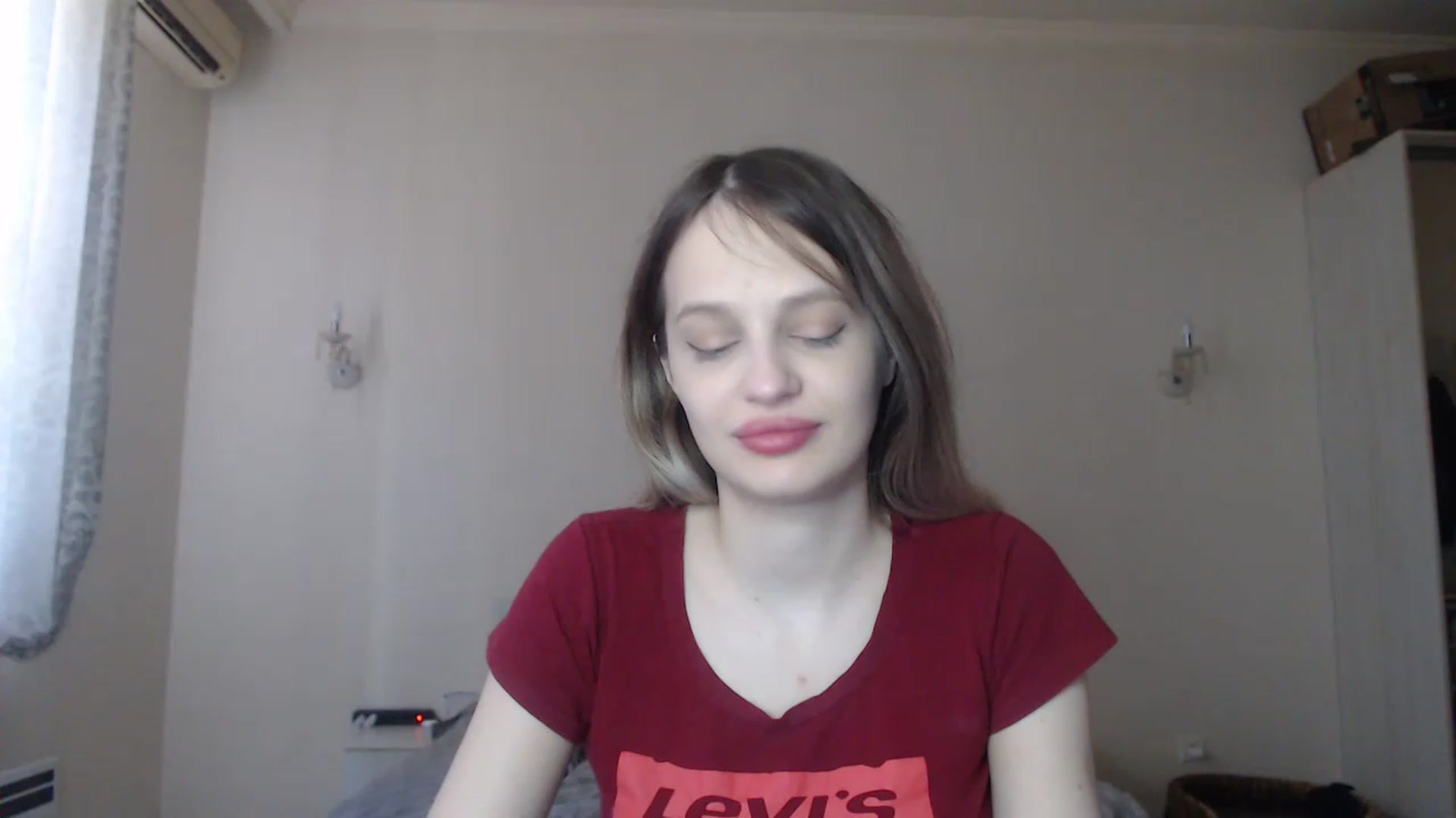 Gallery image thumbnail from Lola_vi's myfreecams stream on, 06/17/2023, 11:40 image 8 of 20