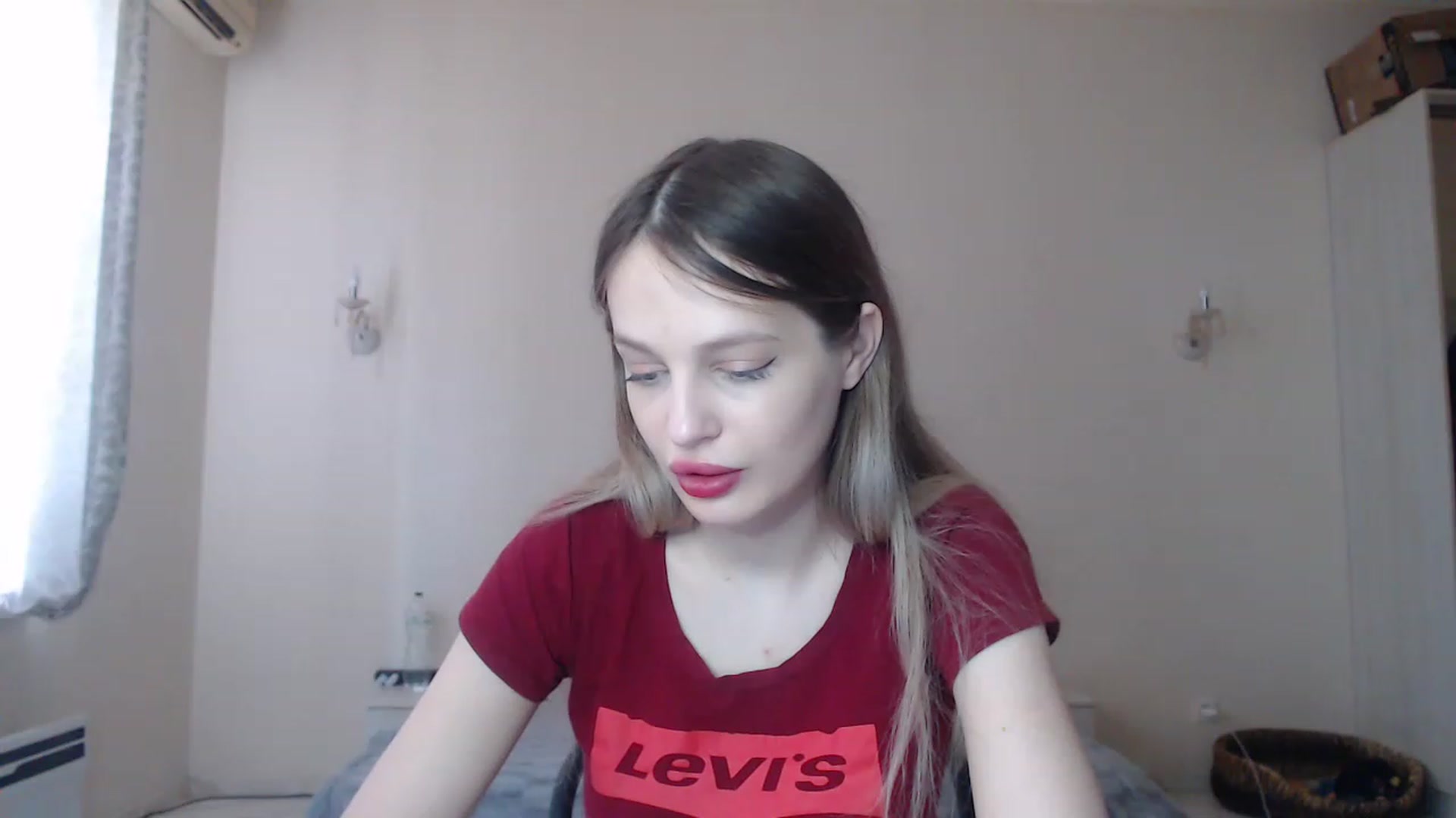 Gallery image thumbnail from Lola_vi's myfreecams stream on, 06/18/2023, 12:13 image 4 of 20