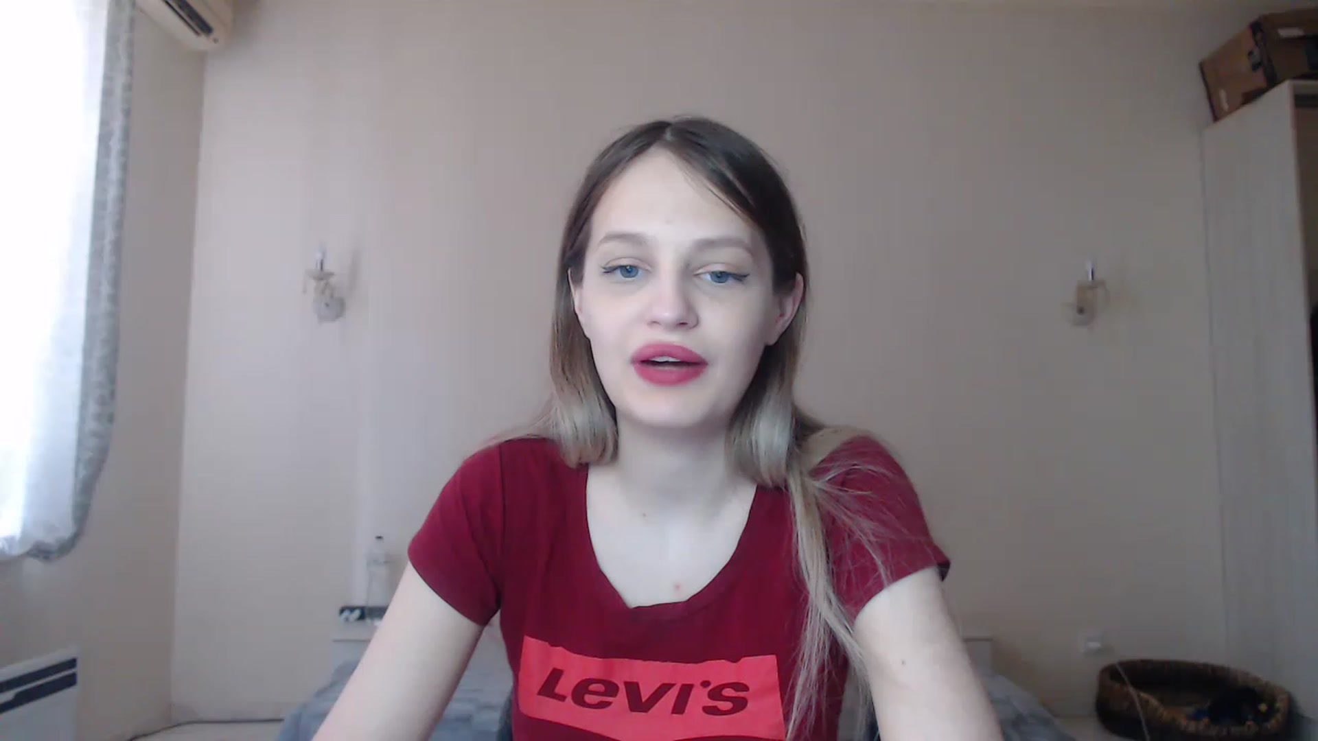 Gallery image thumbnail from Lola_vi's myfreecams stream on, 06/18/2023, 12:13 image 3 of 20