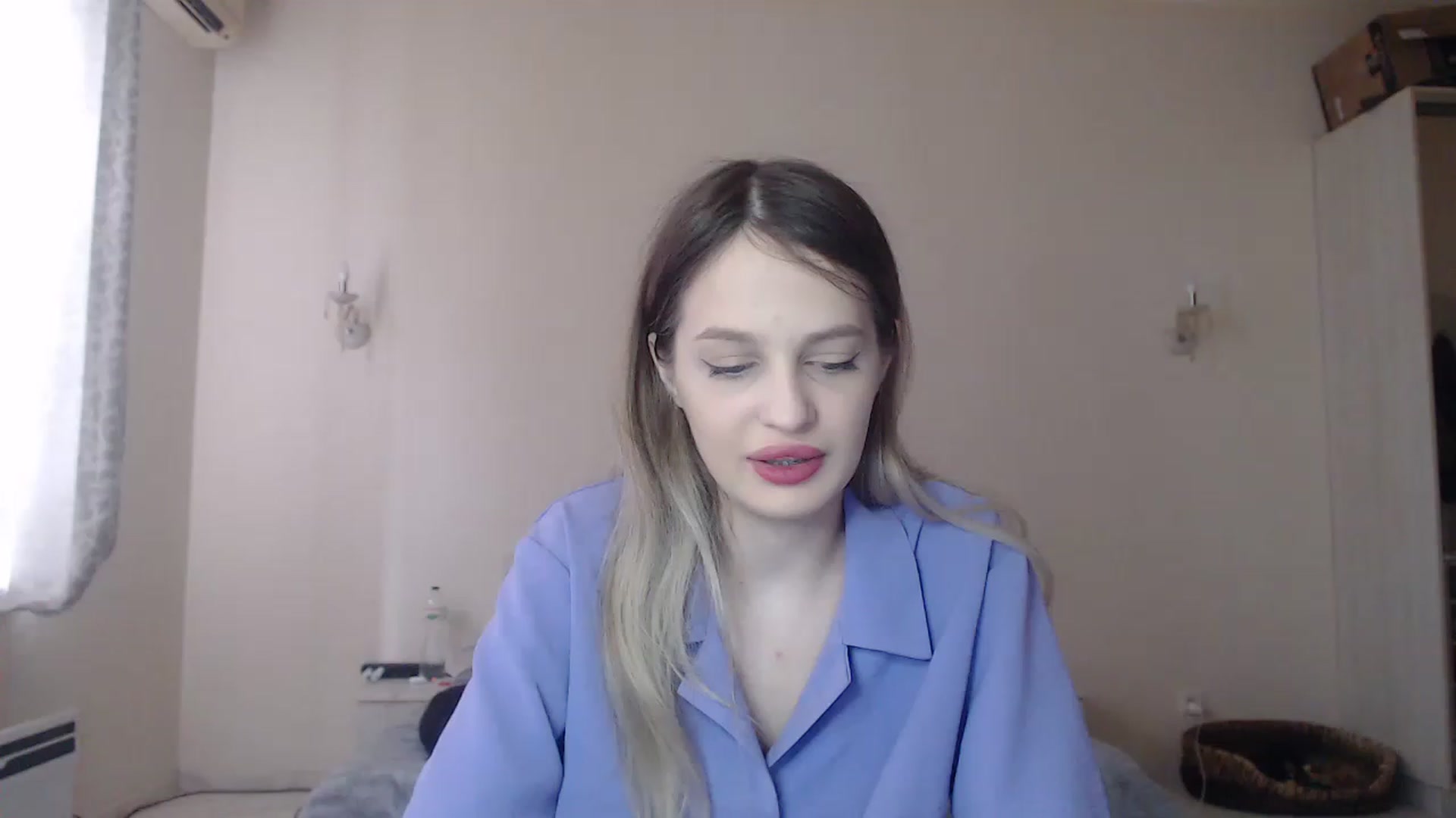 Gallery image thumbnail from Lola_vi's myfreecams stream on, 06/19/2023, 11:13 image 10 of 20