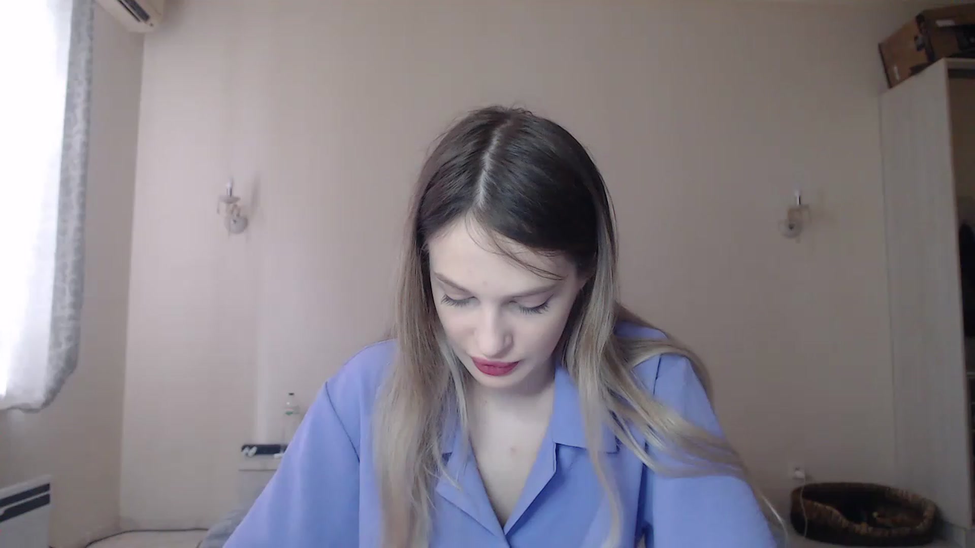 Gallery image thumbnail from Lola_vi's myfreecams stream on, 06/19/2023, 11:13 image 14 of 20