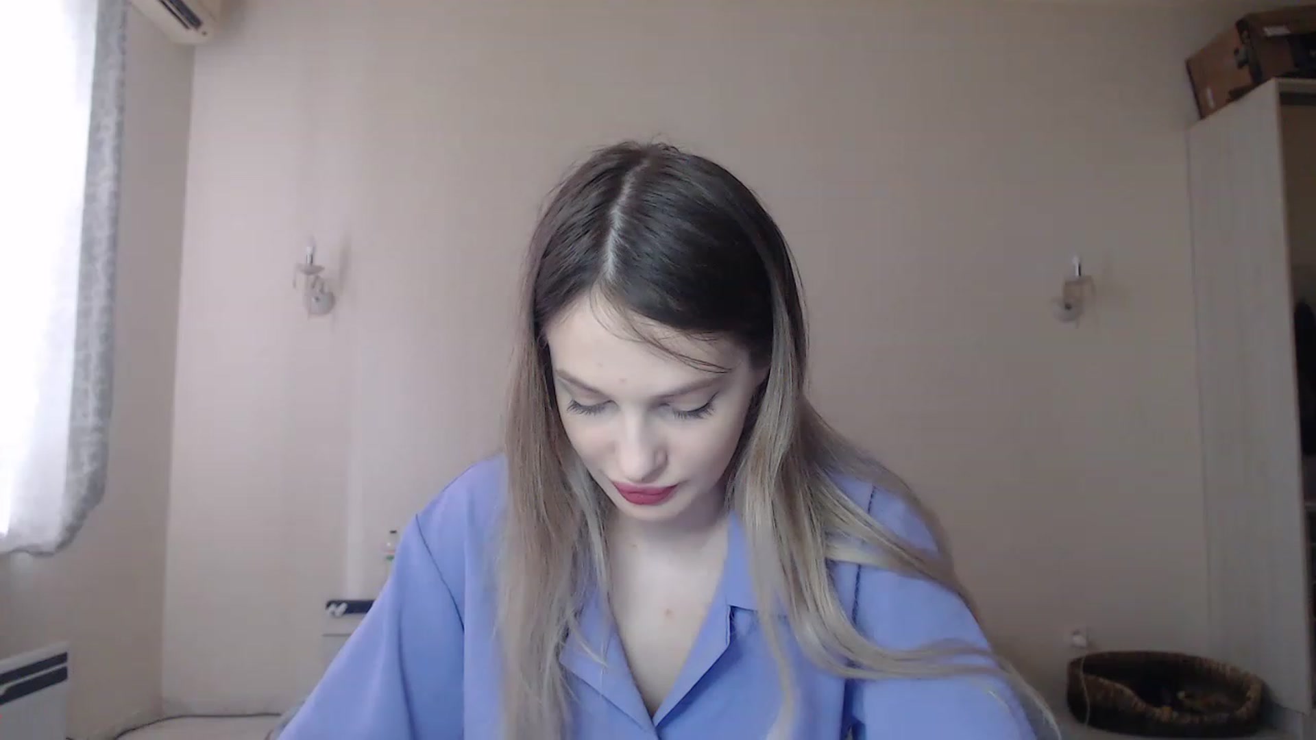 Gallery image thumbnail from Lola_vi's myfreecams stream on, 06/19/2023, 11:13 image 15 of 20